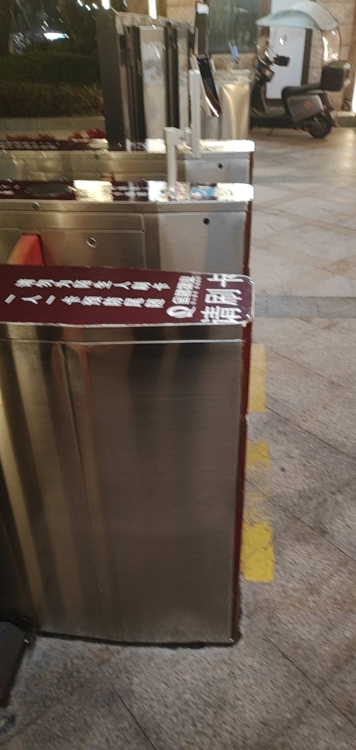 命苦哦，大过年当保安还要上班，还不如躺平

89 / 作者:快乐就好12 / 