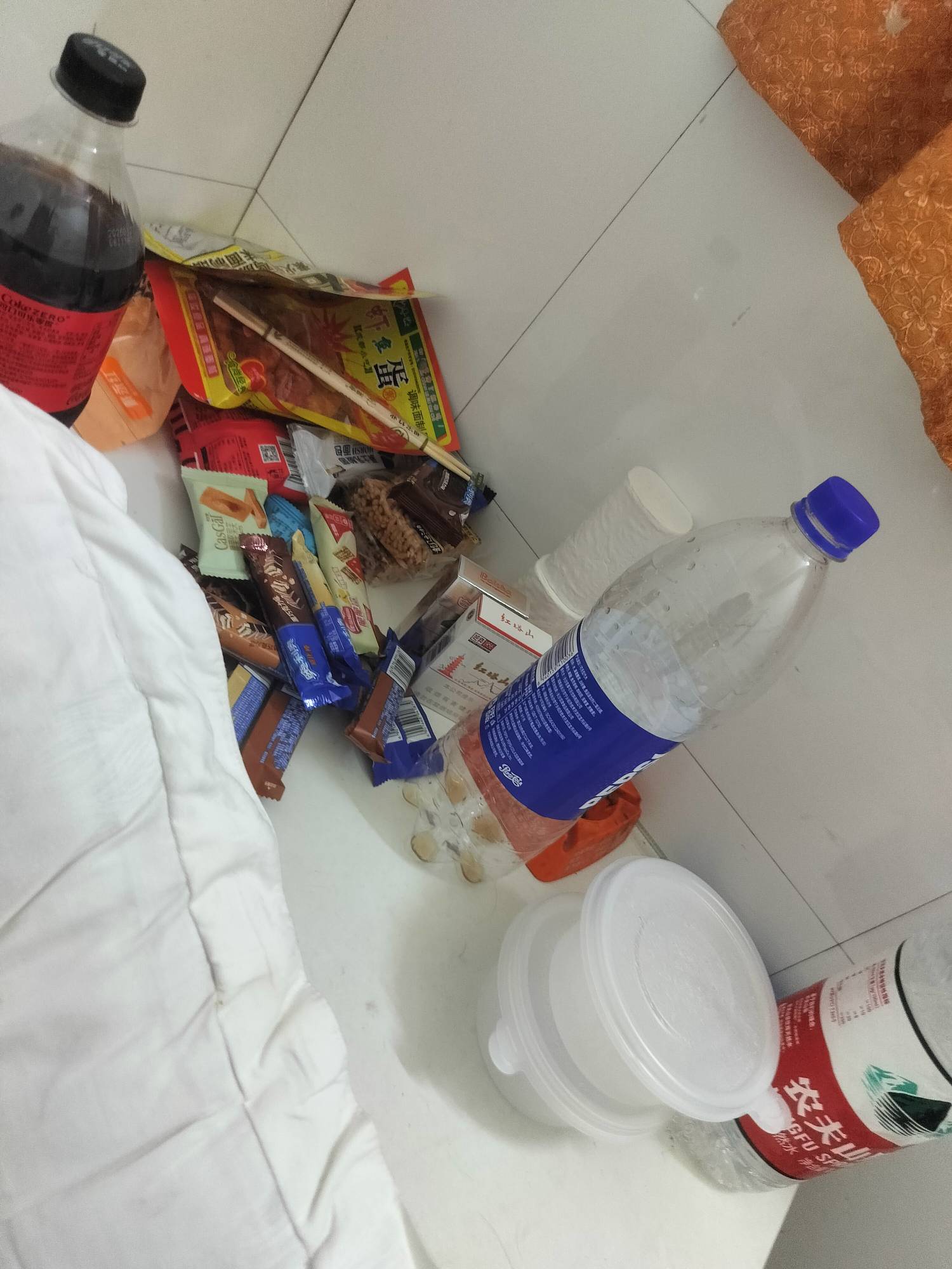 挂壁房过年，老哥们好几年了

91 / 作者:等风莱山区 / 