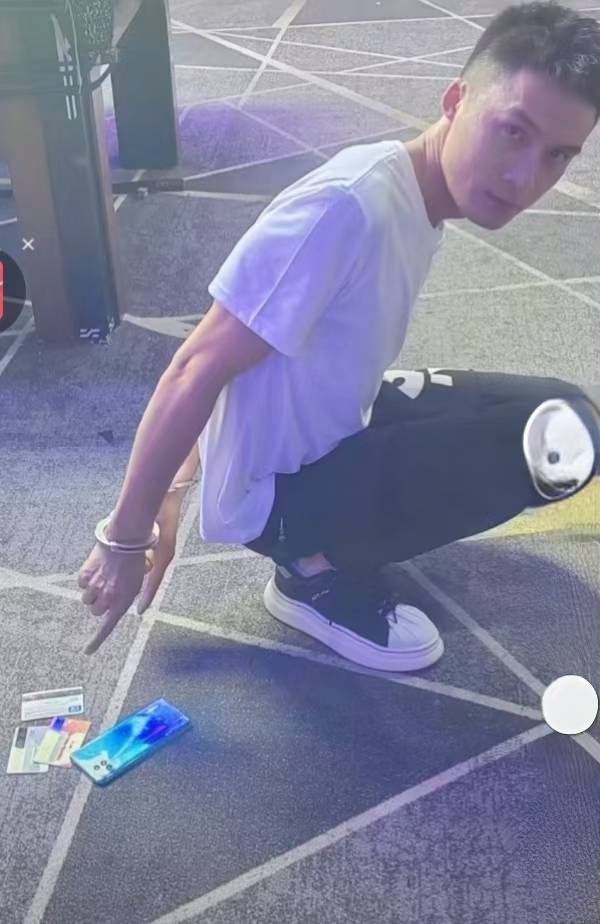 过年没钱就是这样的

60 / 作者:卡农最后一位帅哥 / 