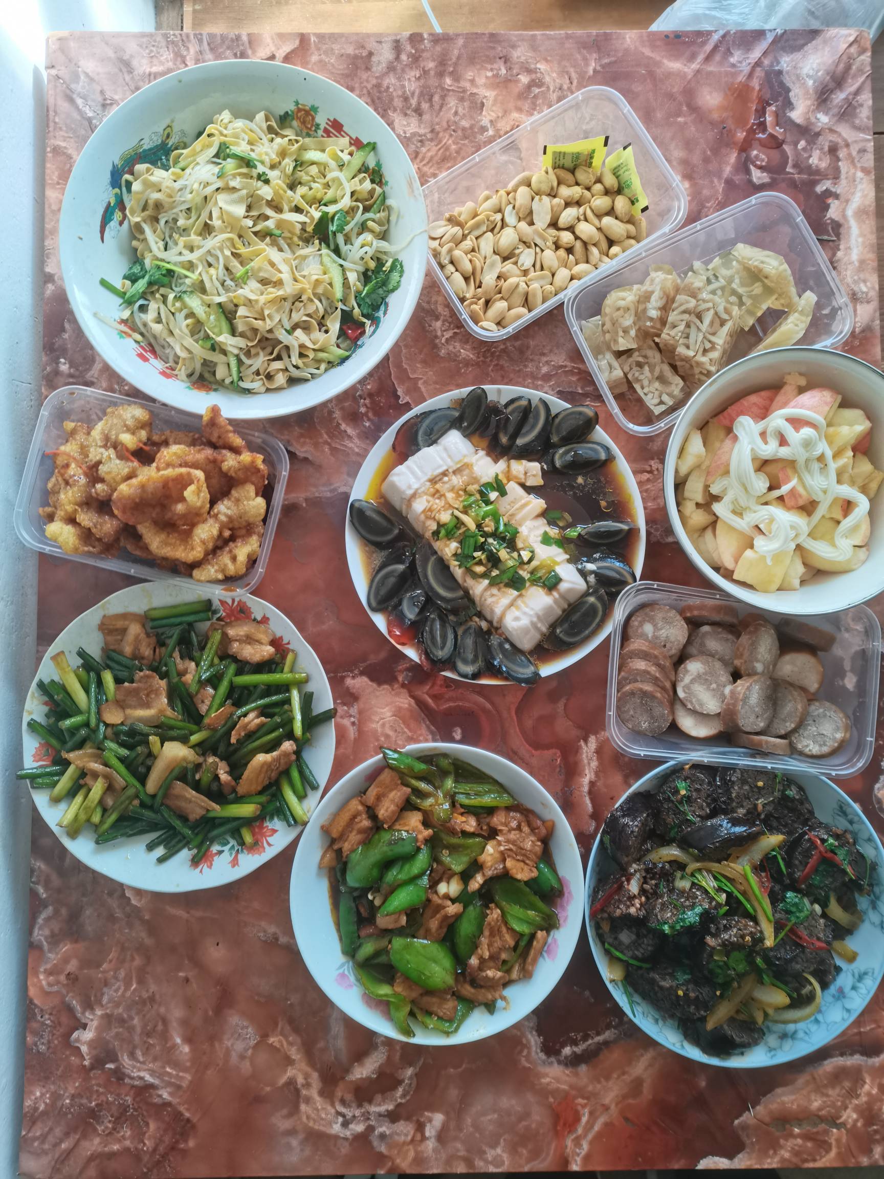 自己一个人第一次做没什么好菜，老哥们新年快乐

37 / 作者:L永不止步 / 