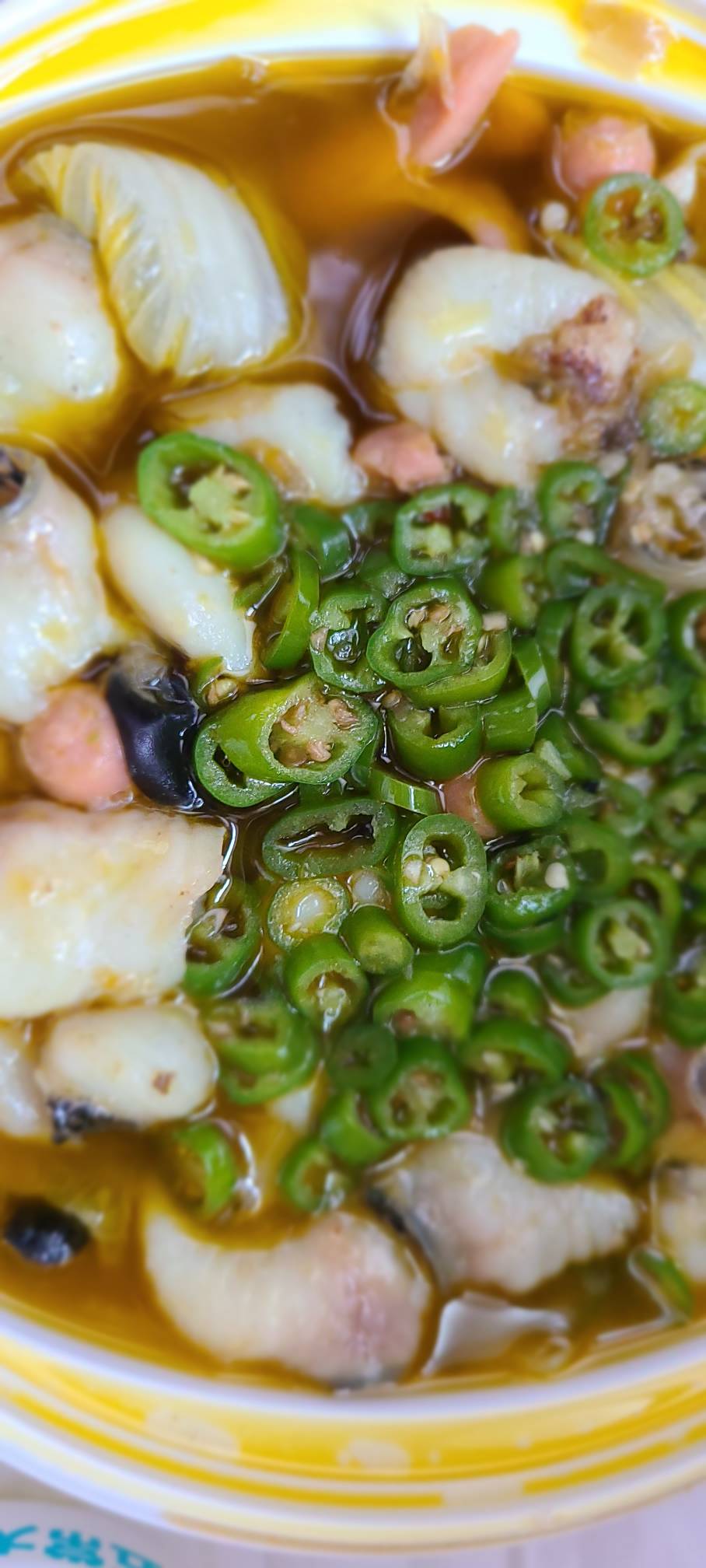 刚点了一份外卖，5公里外，商家50起送，配送费15。骑手送过来说你过年还点外卖啊，怎12 / 作者:本宝宝金 / 