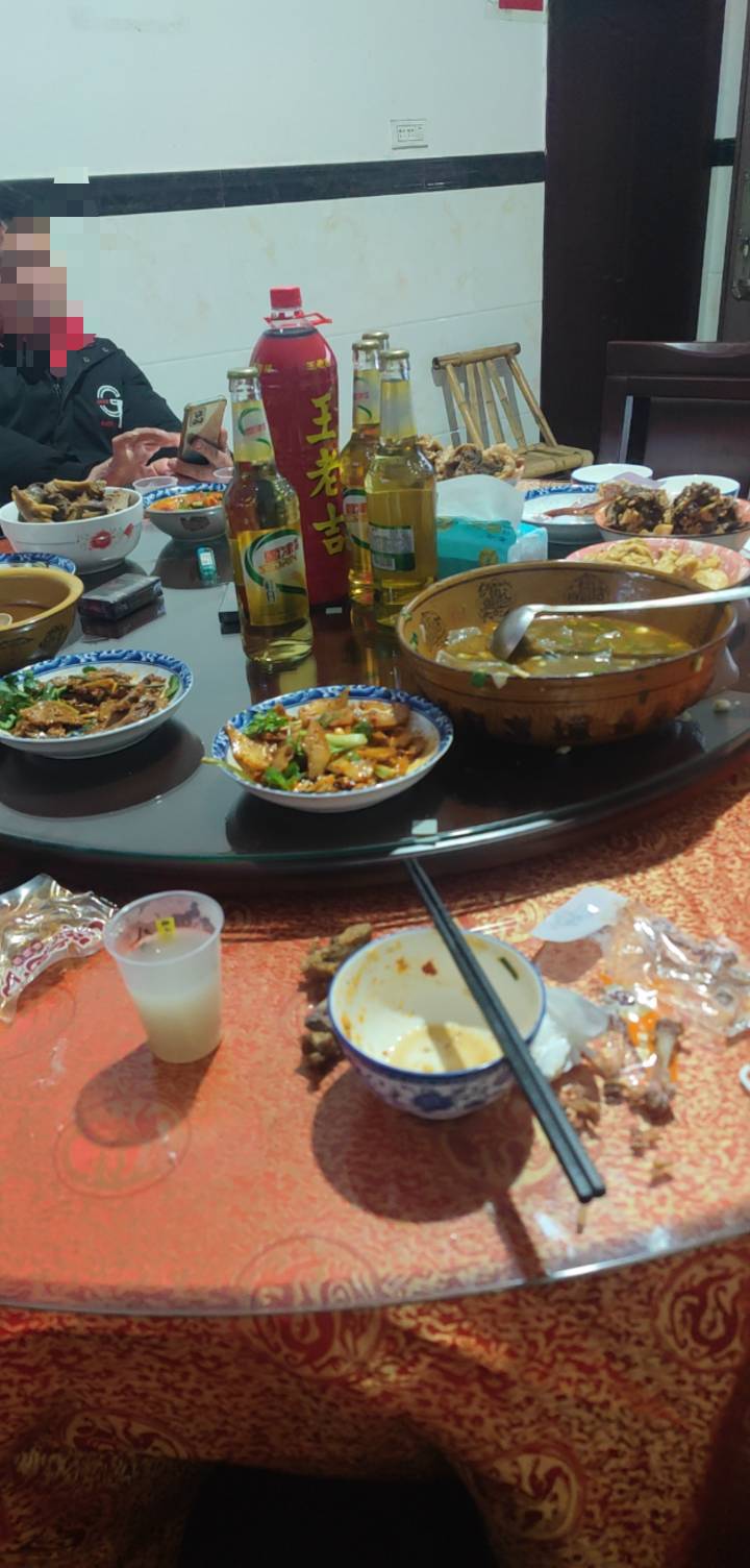 老哥们吃饱了接下来是牌九，牛牛还是扑克麻将

87 / 作者:心态放青葱9 / 