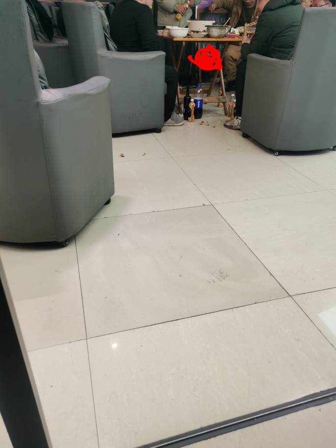 在网吧吃上年饭了，老板请客

60 / 作者:保证不在违规 / 