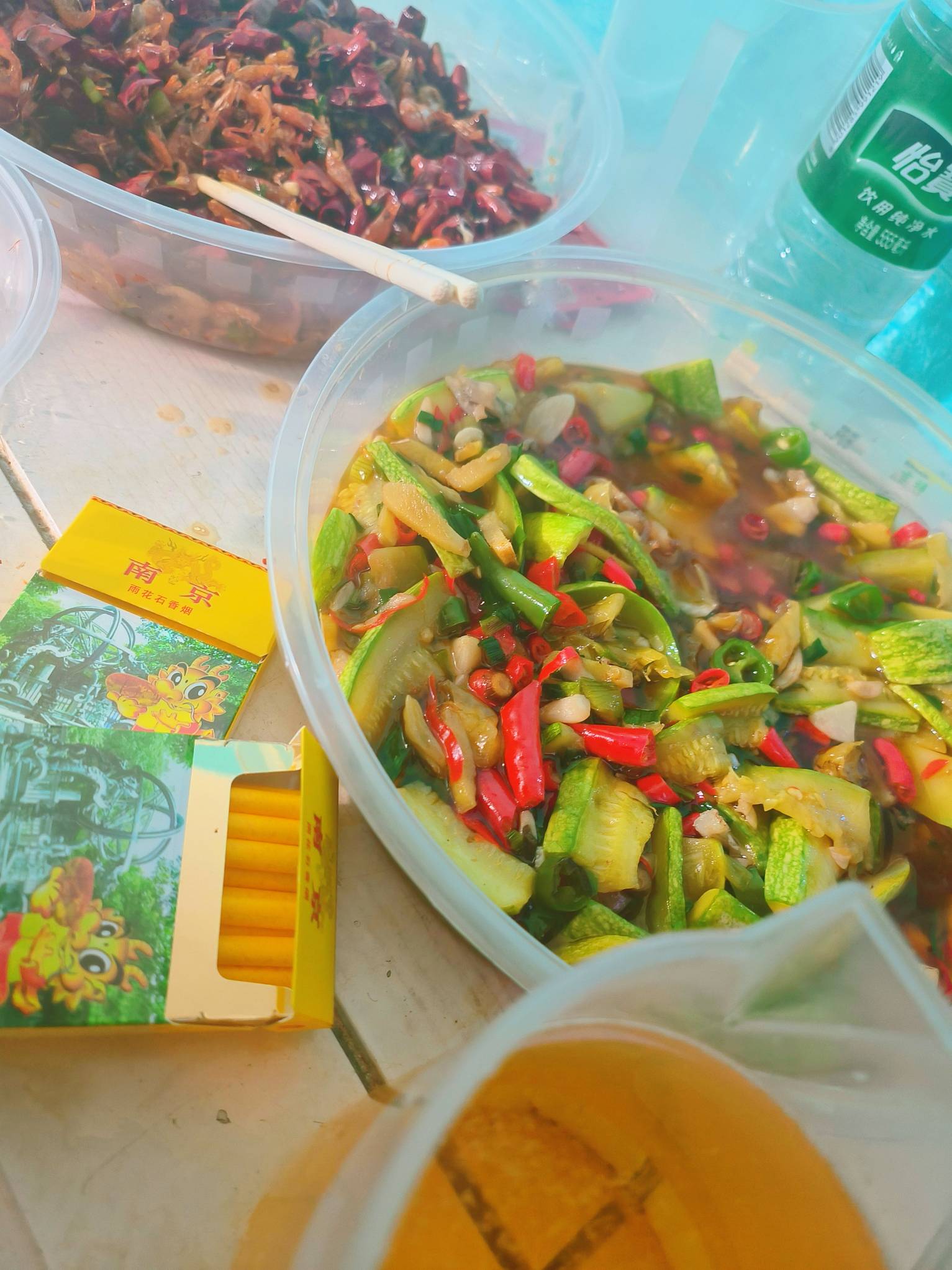 吃上了吃上了，喝到12点就睡觉，我觉得一个人也很快乐

30 / 作者:挂壁老哥gg / 