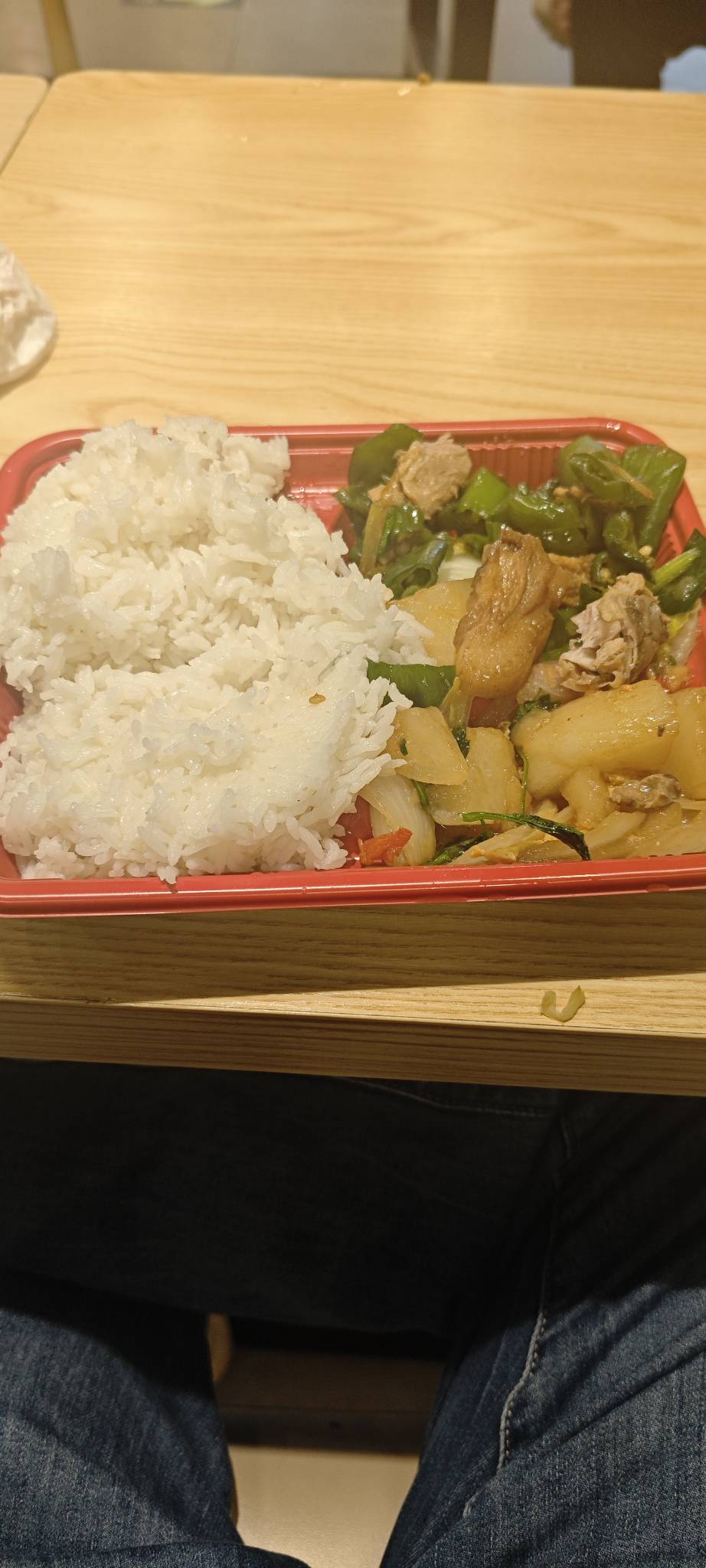 好像确实不放假，

56 / 作者:卡农豆包 / 