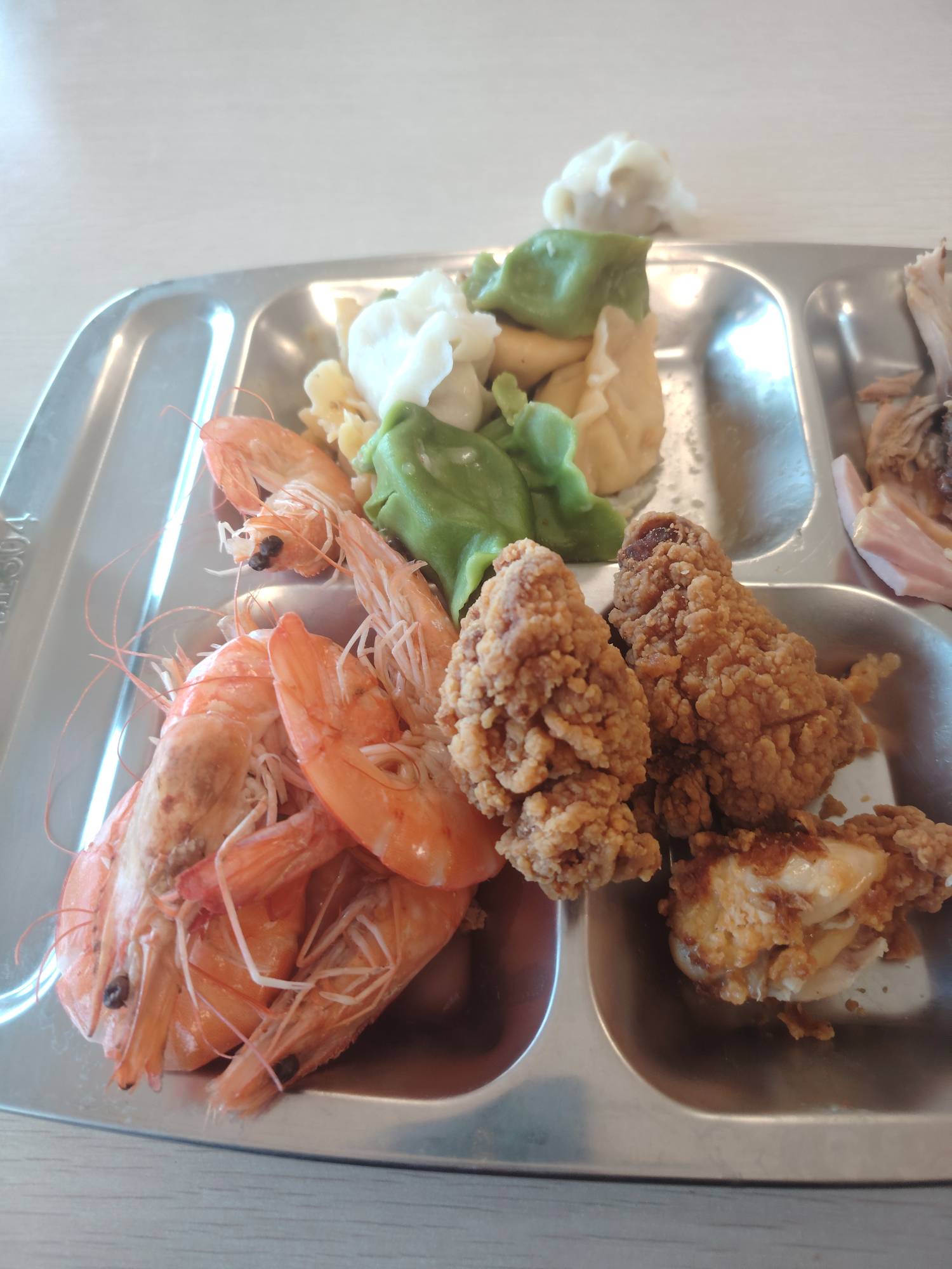 大过年就让我过来加班，虽然一天补助500吃的都没有鱼

86 / 作者:一个人的老哥 / 