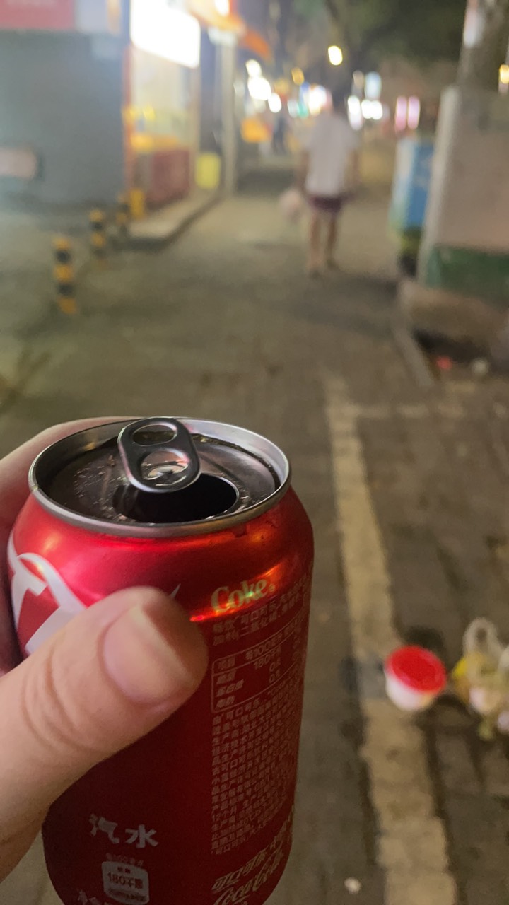 谁大年初一吃泡面啊，没错就是我！还是康师傅得

86 / 作者:溜达发财 / 