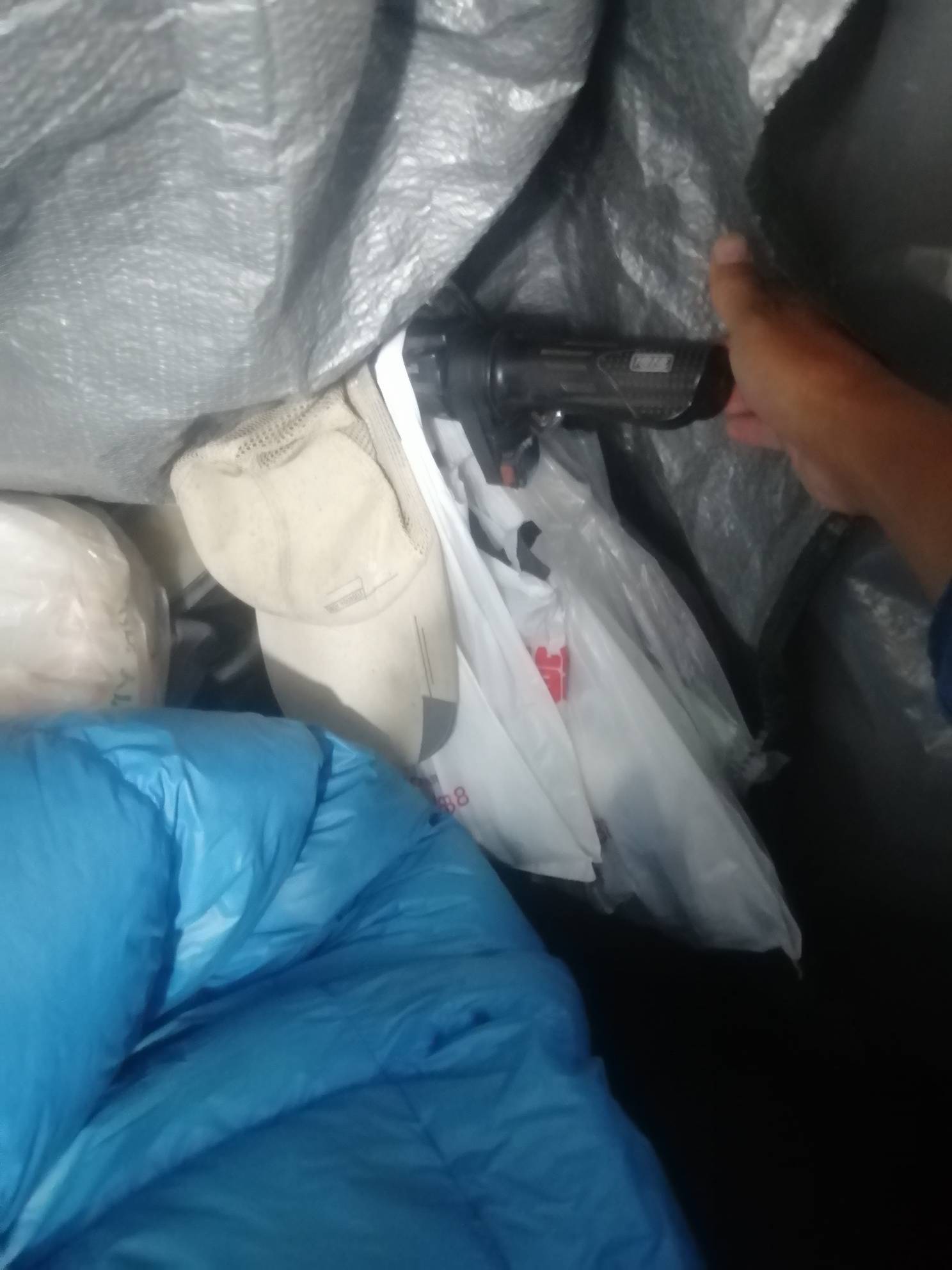 三轮车上放了50升汽油，不行车静止状态会 起火或者炸嘛？感觉在里面睡觉怕啊！




16 / 作者:卡农新来的 / 