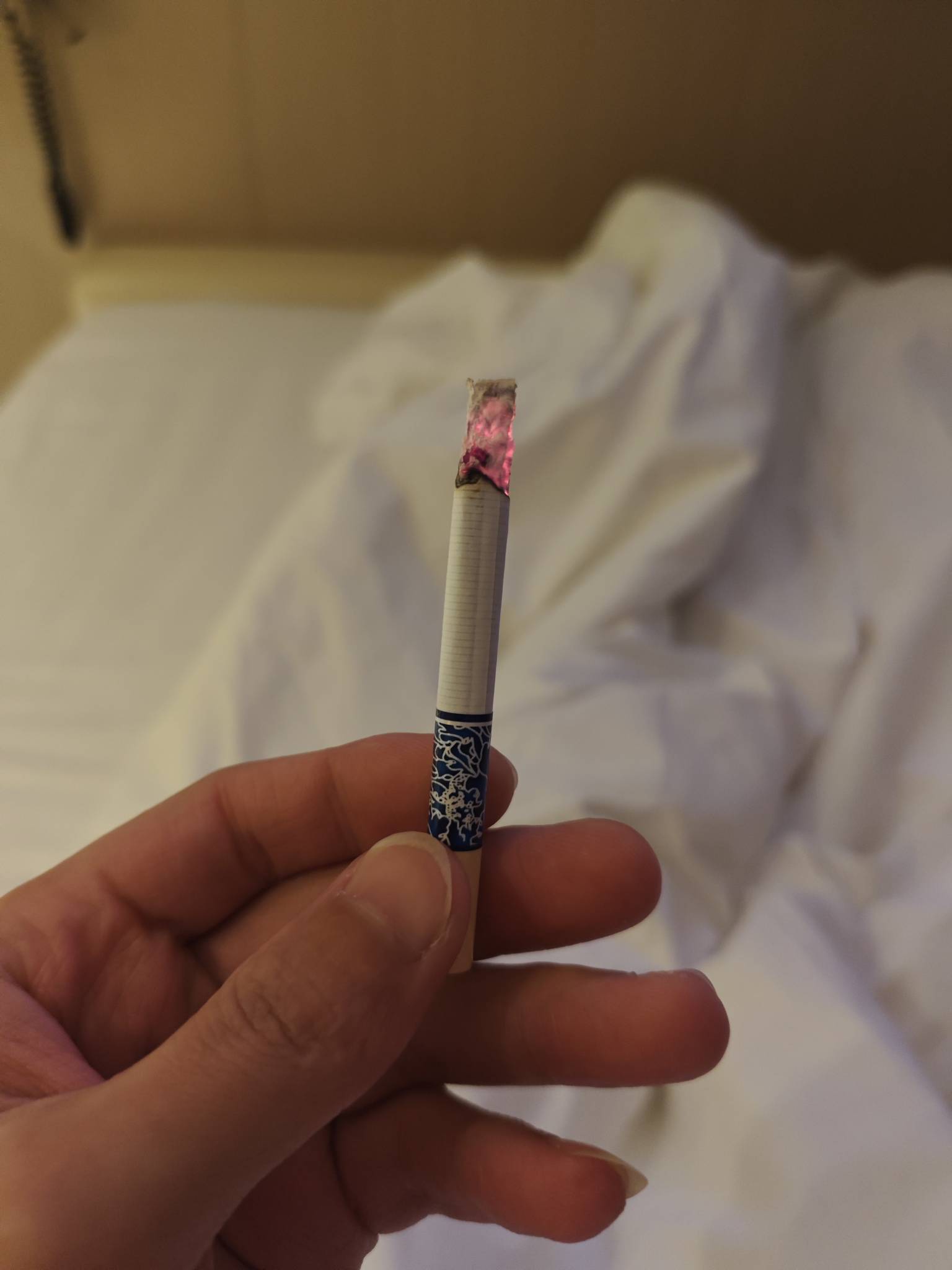 我是卖到假烟了吗？刚点着抽两口

89 / 作者:ㅤㅤ浪子♡ / 