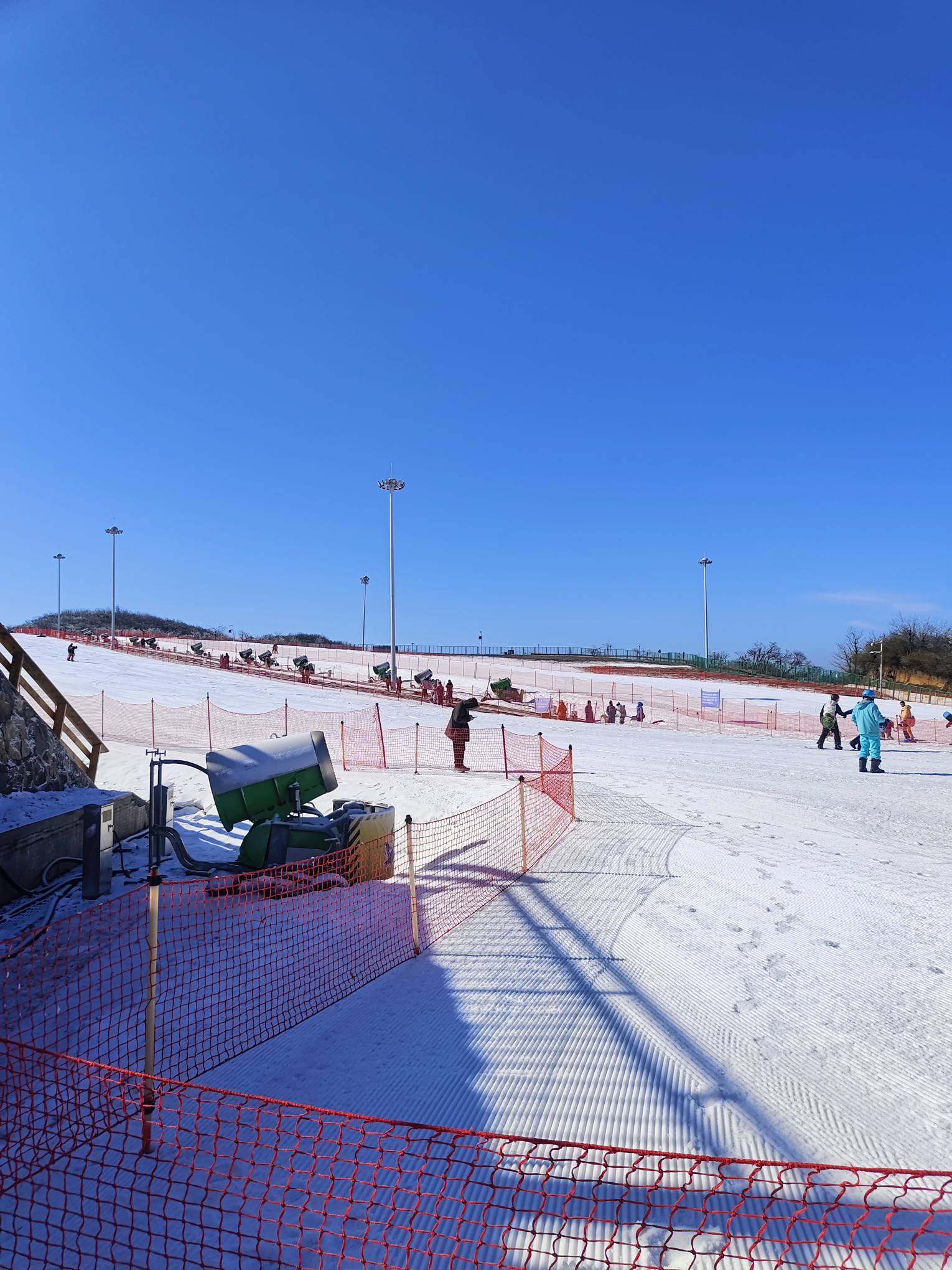 挂壁雪场干日结 一天300快 包吃住 干3天了

29 / 作者:上岸好吗小王 / 