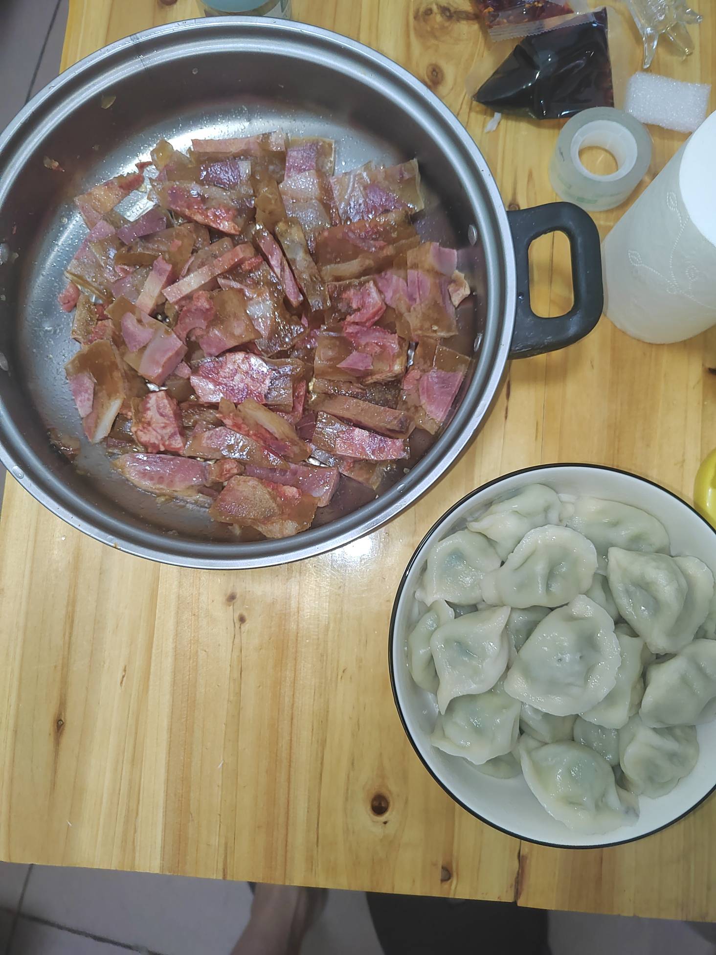 吃饱就睡，没米就去找大队

43 / 作者:挂比了救我鸭 / 