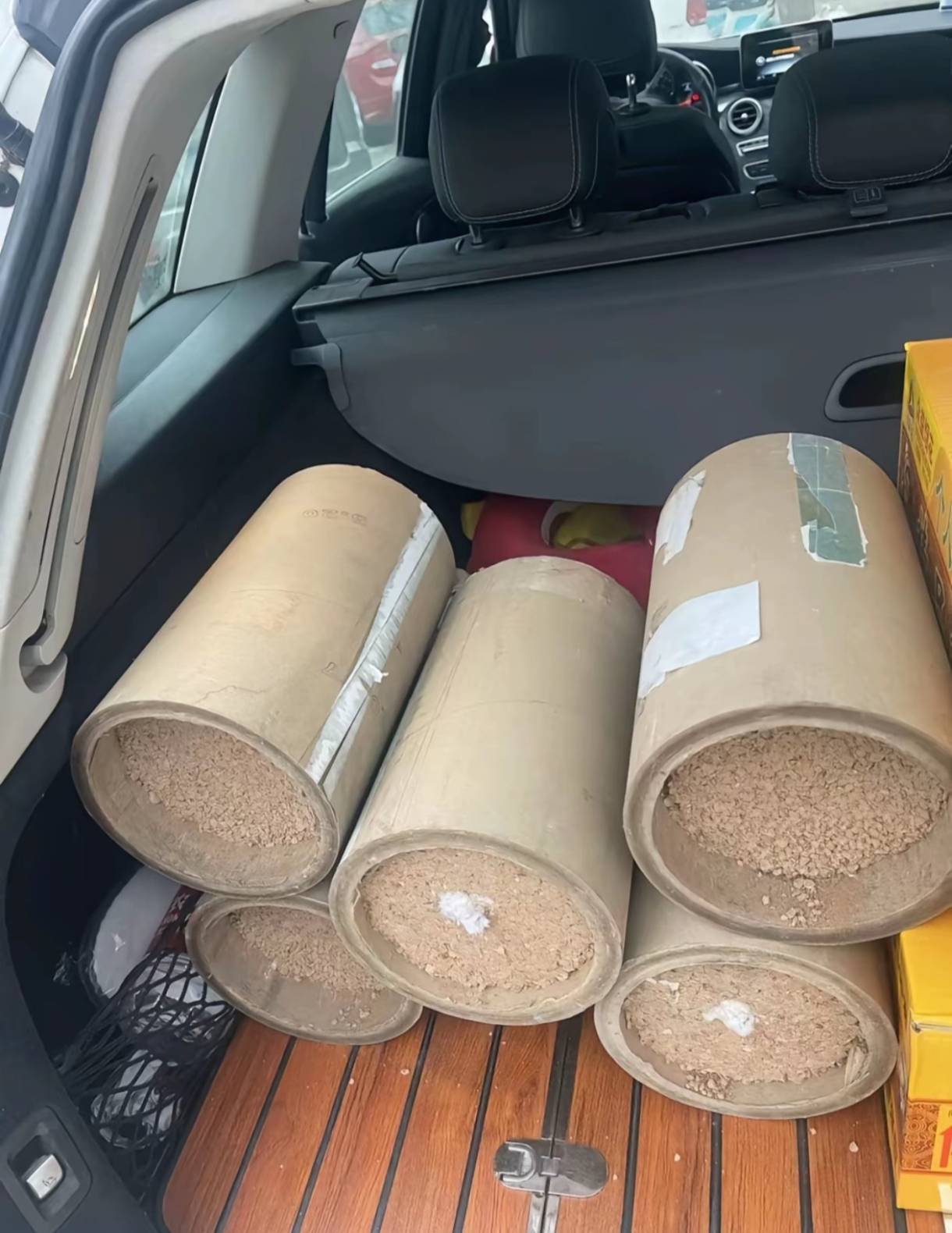 大过年的鞋底子裂开了，又在美团花了60买了一双老爹鞋，还挺好看的

30 / 作者:赵匡一 / 