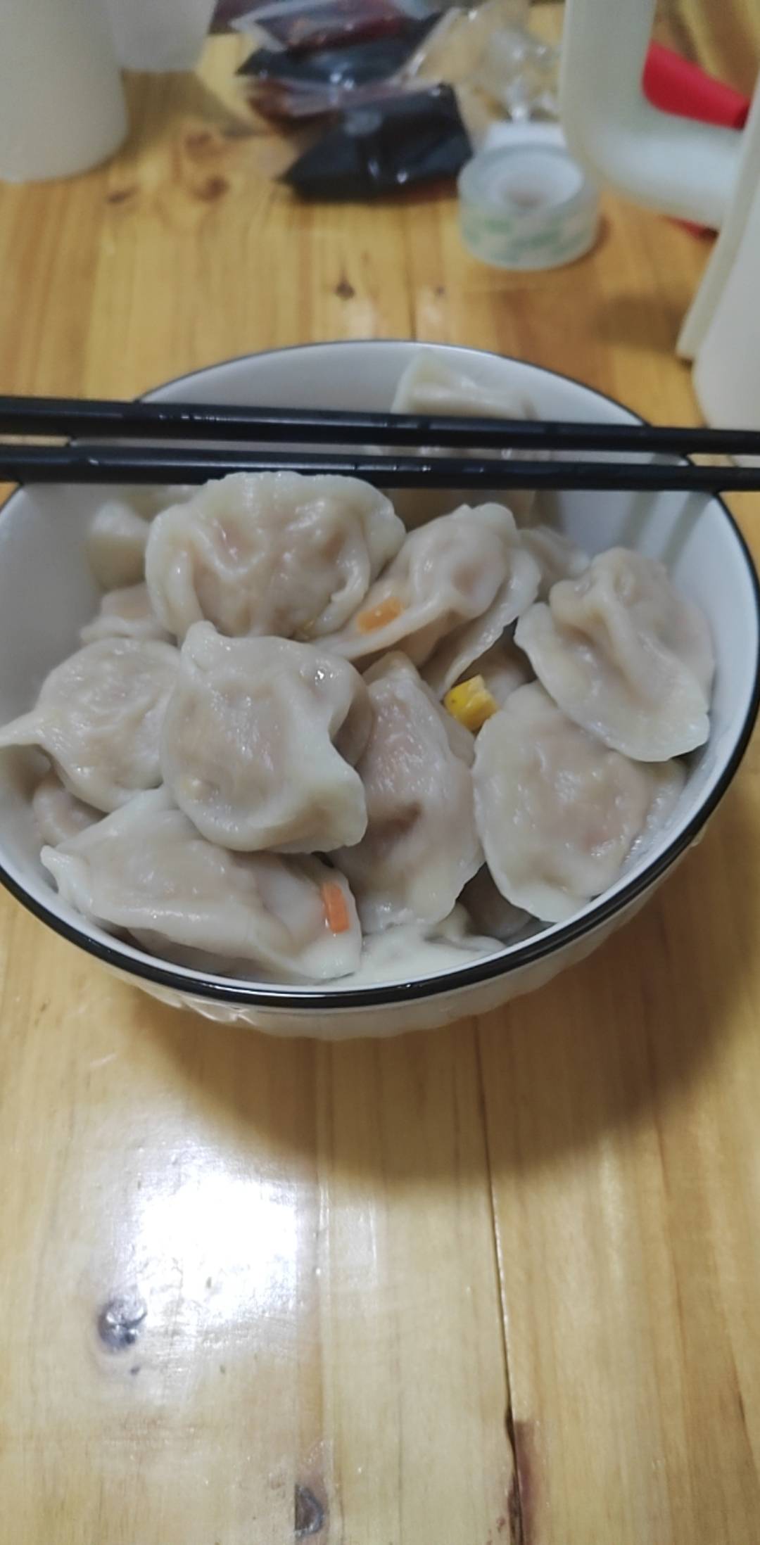 吃完就睡，没米就找大队

80 / 作者:挂比了救我鸭 / 