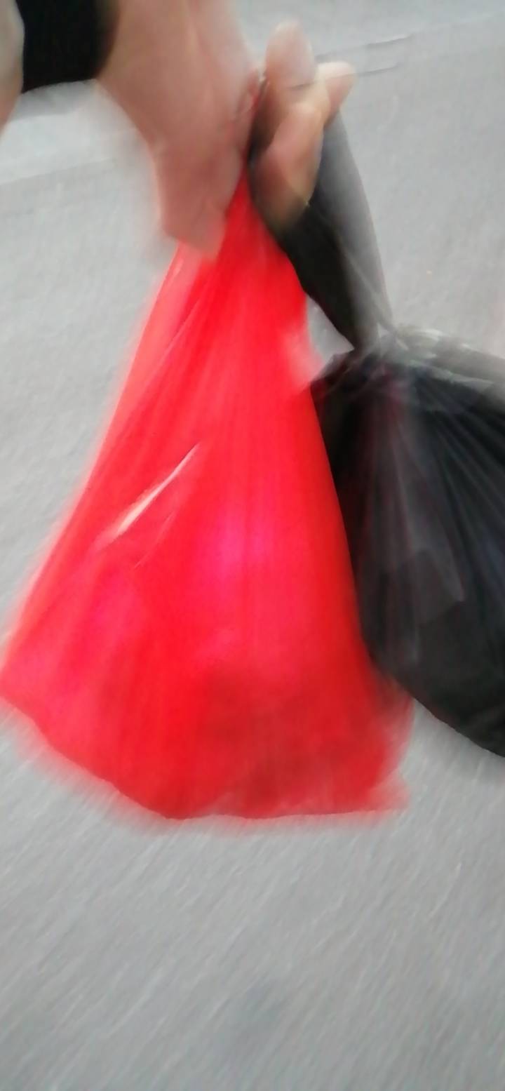 一个猪脚，两支排骨，4斤花甲，179


54 / 作者:专业吃席 / 