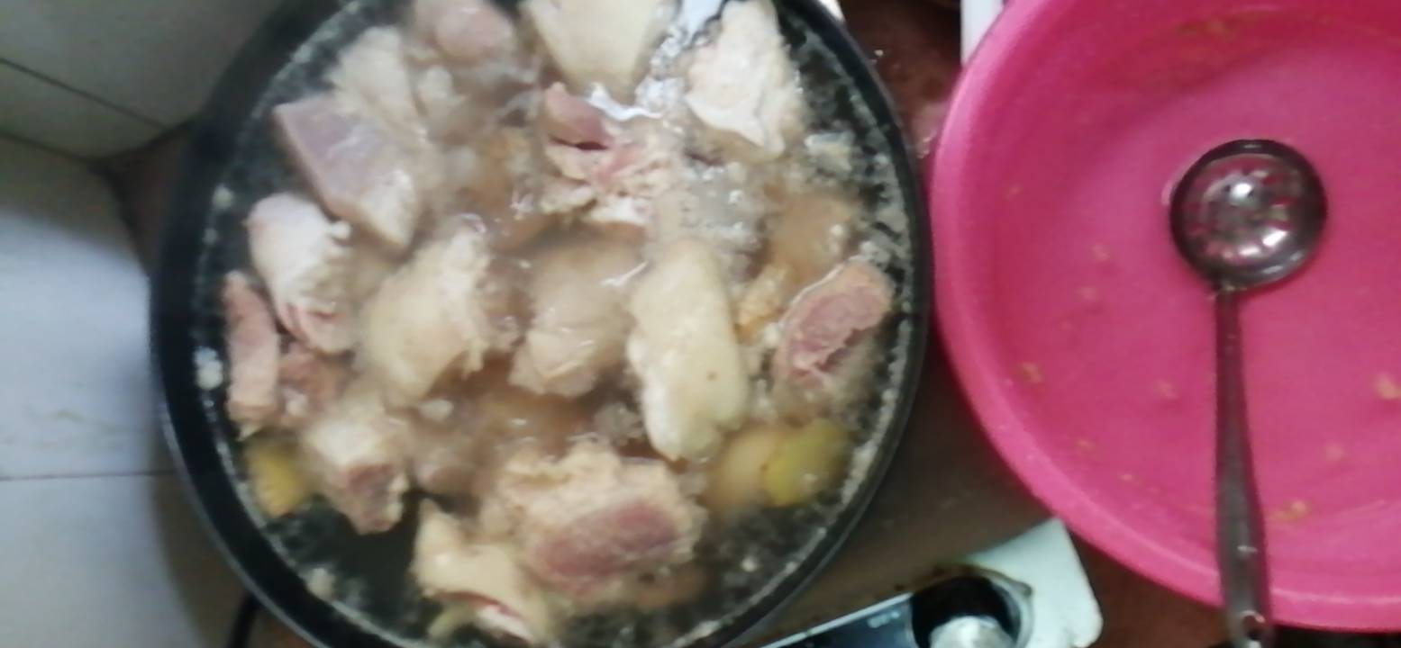 一个猪脚好多啊

62 / 作者:专业吃席 / 