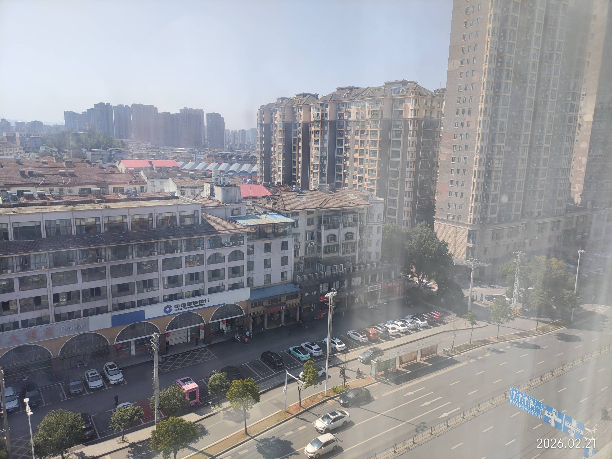 不能躺着了，外面大太阳的，


34 / 作者:红菜苔 / 