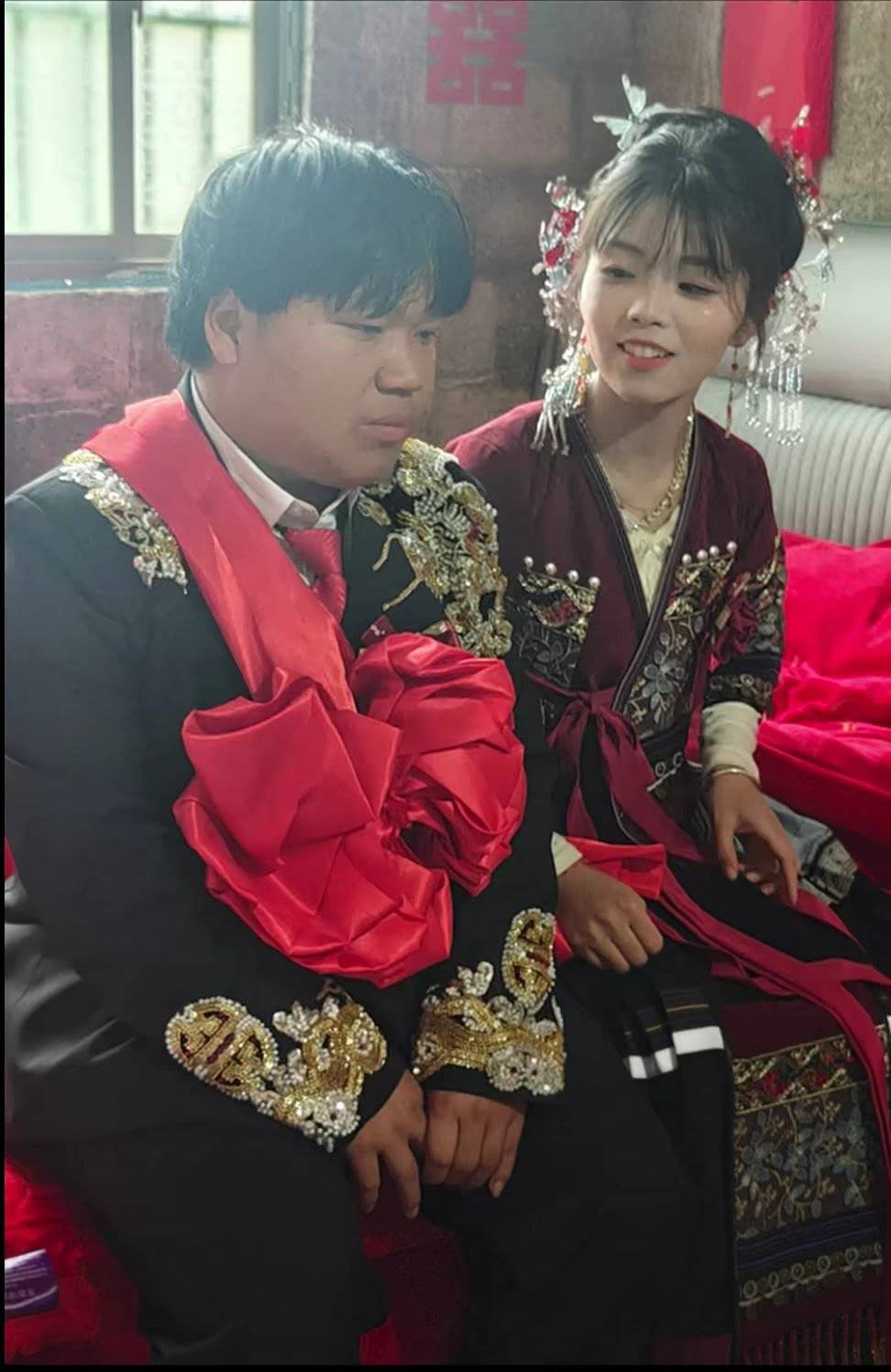 老表结婚了怎么一脸严肃

25 / 作者:季伯长 / 