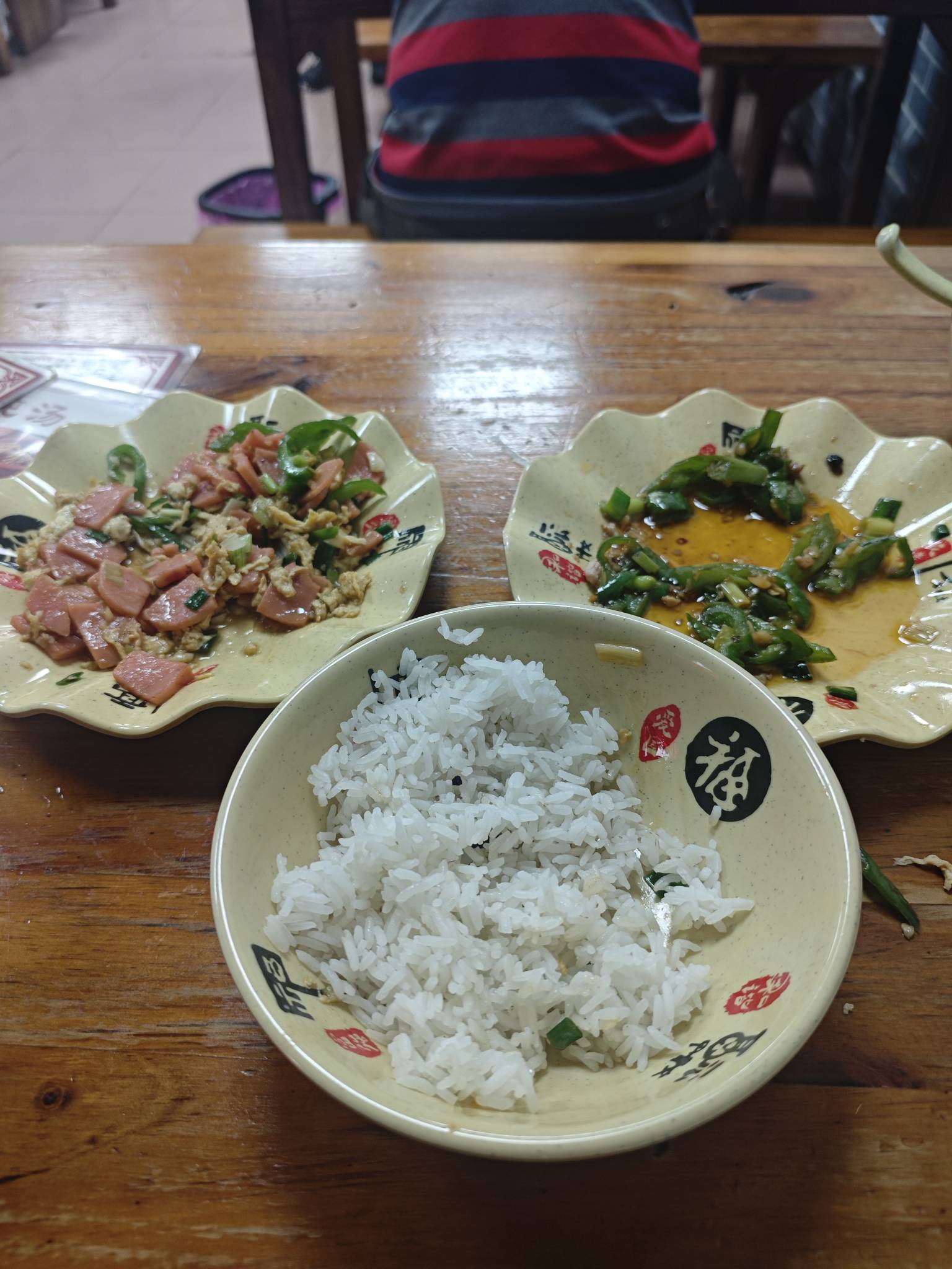 饿了一天，吵二个菜吃吃

51 / 作者:卡农豆包 / 