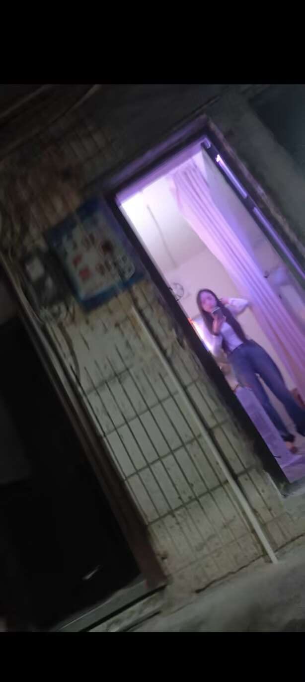 老哥们，我就路过看看 我也没想进去，就看看



16 / 作者:红菜苔 / 