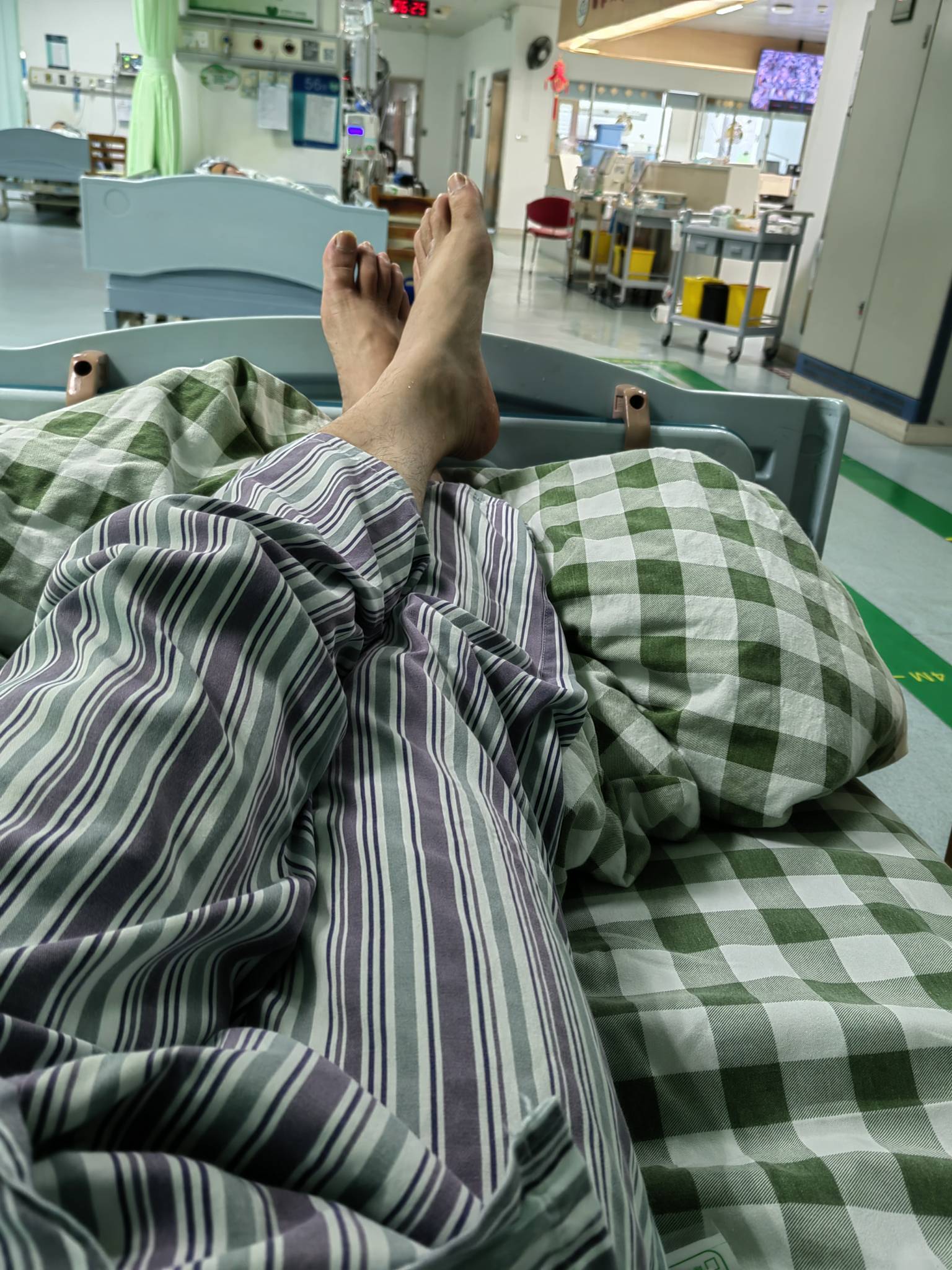 刚刚差点没了。老哥们。心梗。自己打了个120过来接的。刚做完手术搭桥。大过年的。太69 / 作者:miaiai / 