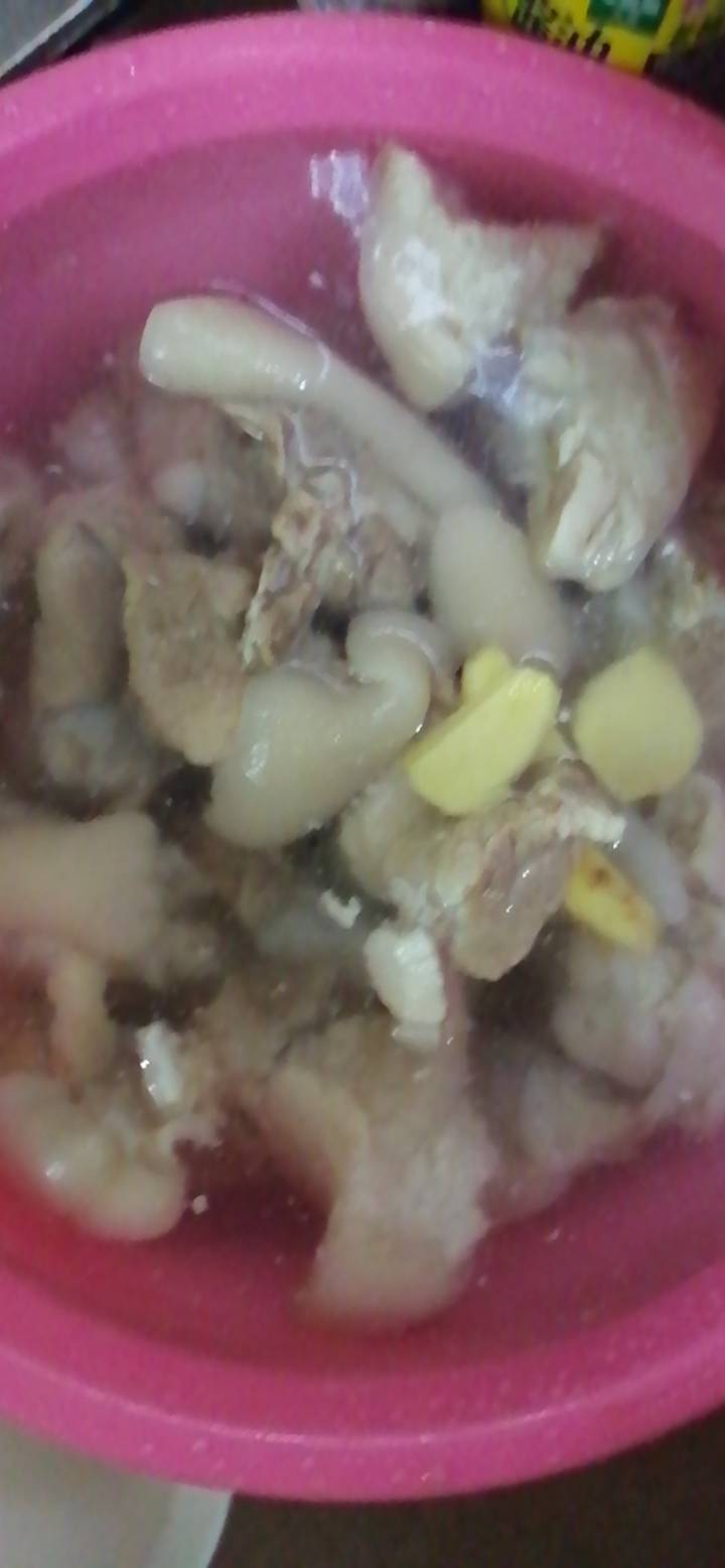 老哥吃早餐，自己煮，没钱到外面吃了

67 / 作者:专业吃席 / 