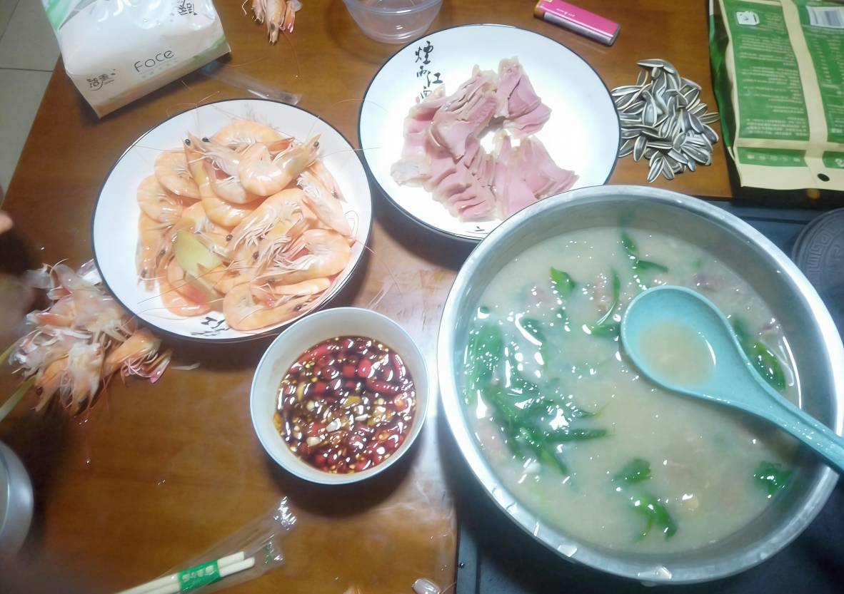 晚安了，明天回公园瘫痪，又要天天吃挂壁外卖了

36 / 作者:尛•牛•氓 / 