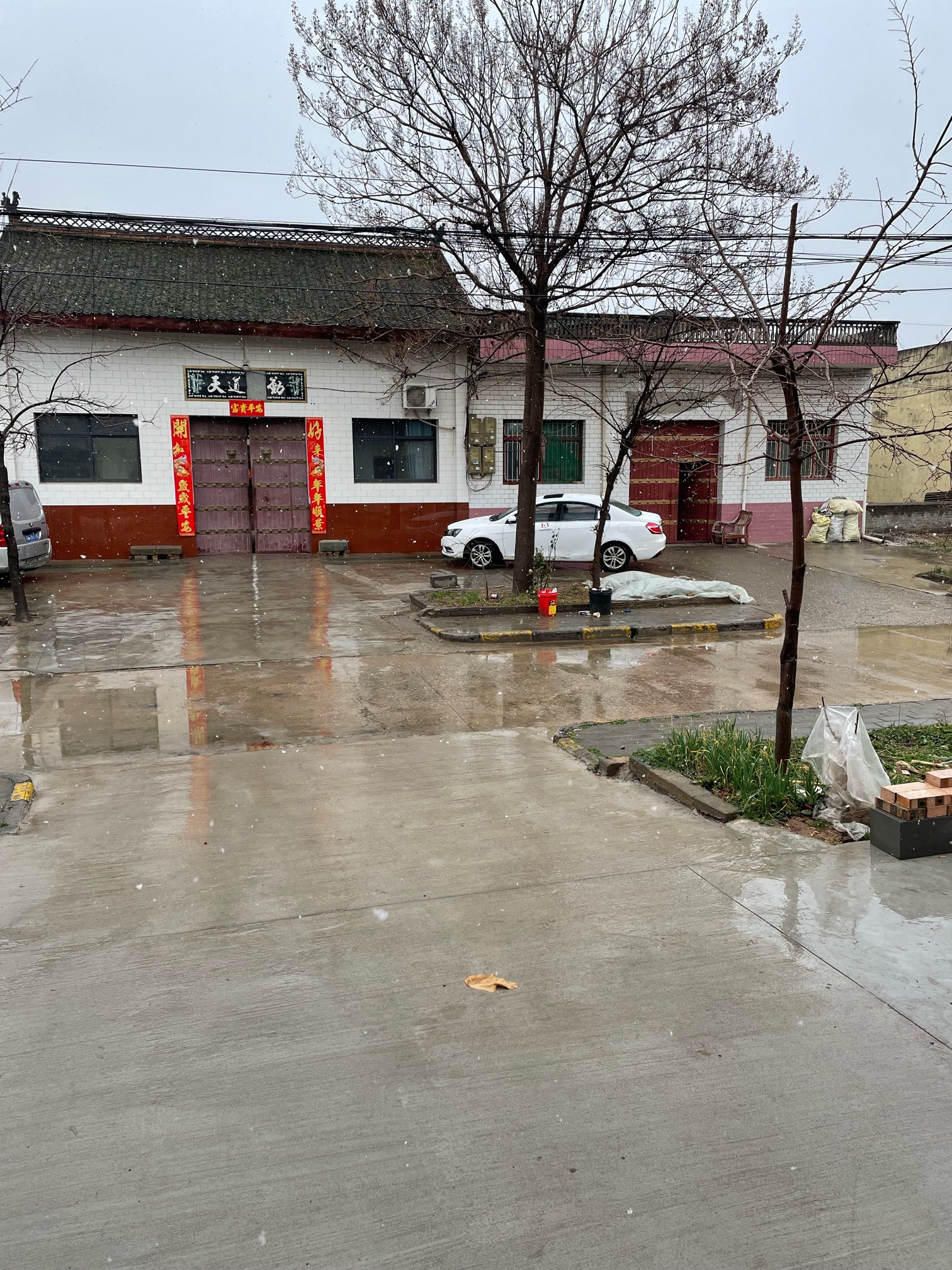 下雪了，老哥们

38 / 作者:土包子太多 / 