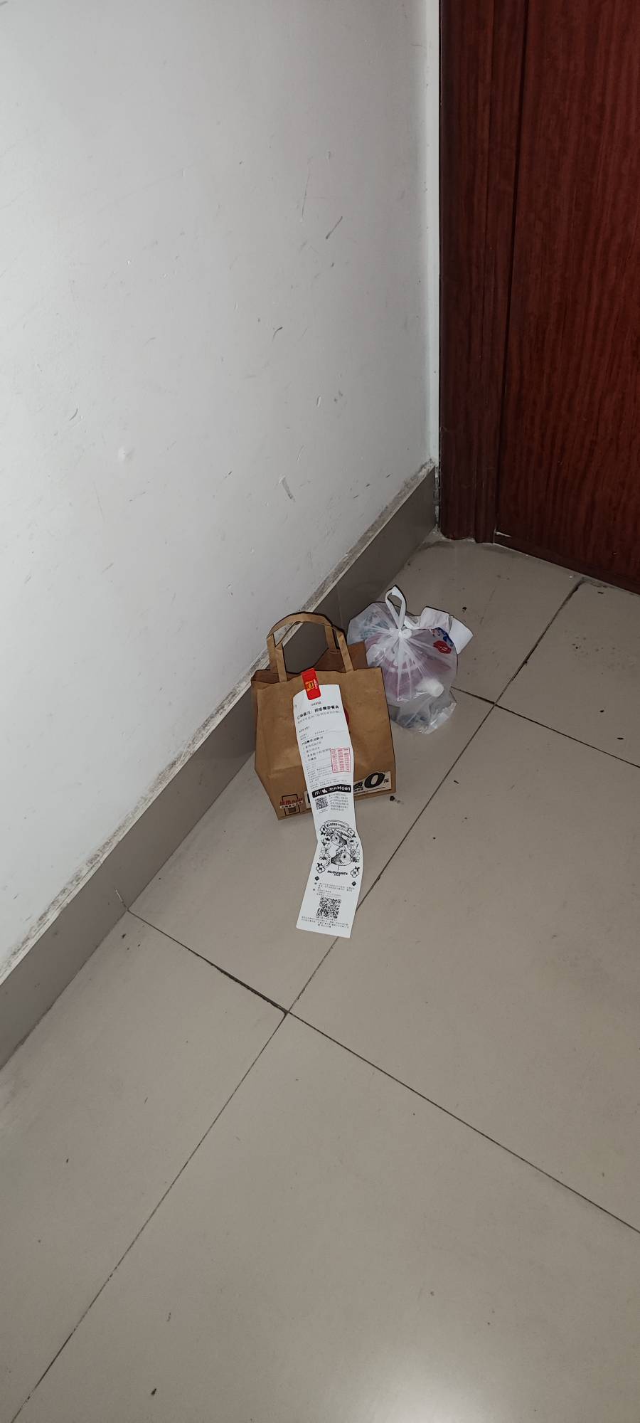 外卖不敢送了，经常都能遇到命悬一线的瞬间，我不敢相信我运气能一直这么好，好多因素52 / 作者:39岁挂壁老大哥 / 