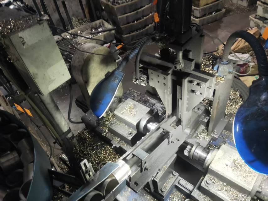 复工就加班，我也是:)了


34 / 作者:十五夜须小心 / 