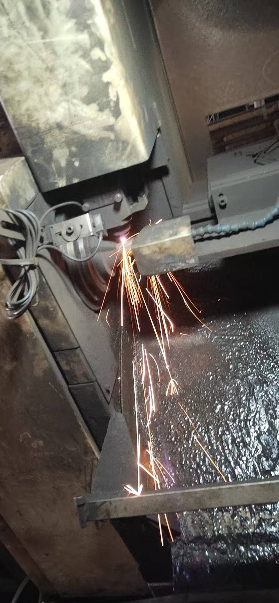 复工就加班，我也是:)了


4 / 作者:十五夜须小心 / 