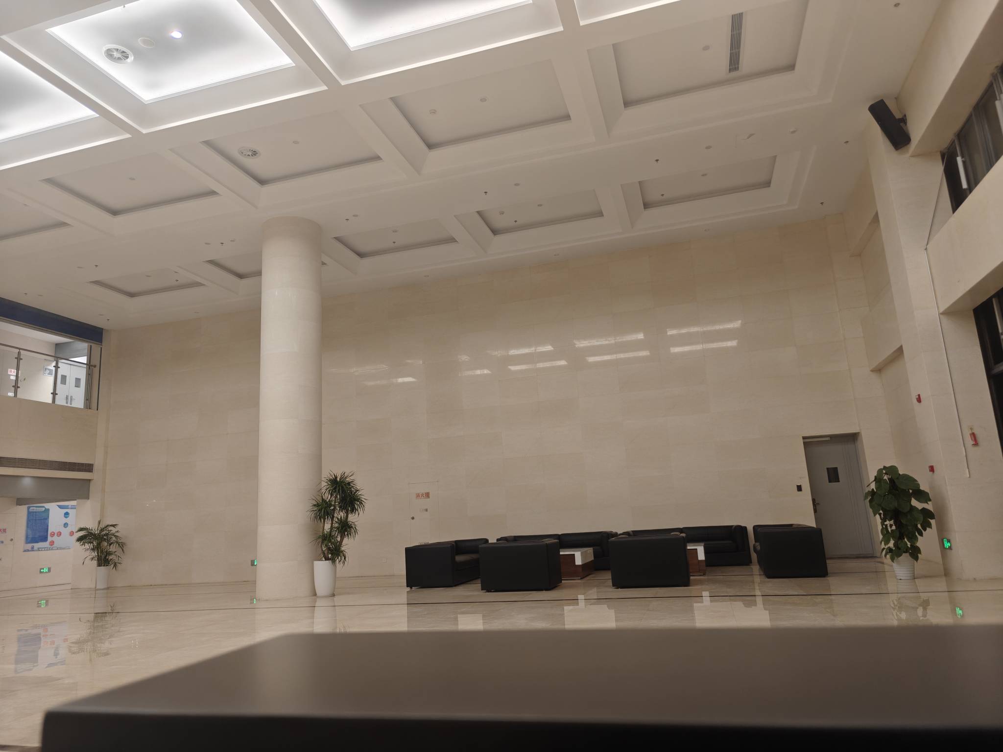 干啊明天干保安一个月2900草
75 / 作者:杪树枝条 / 