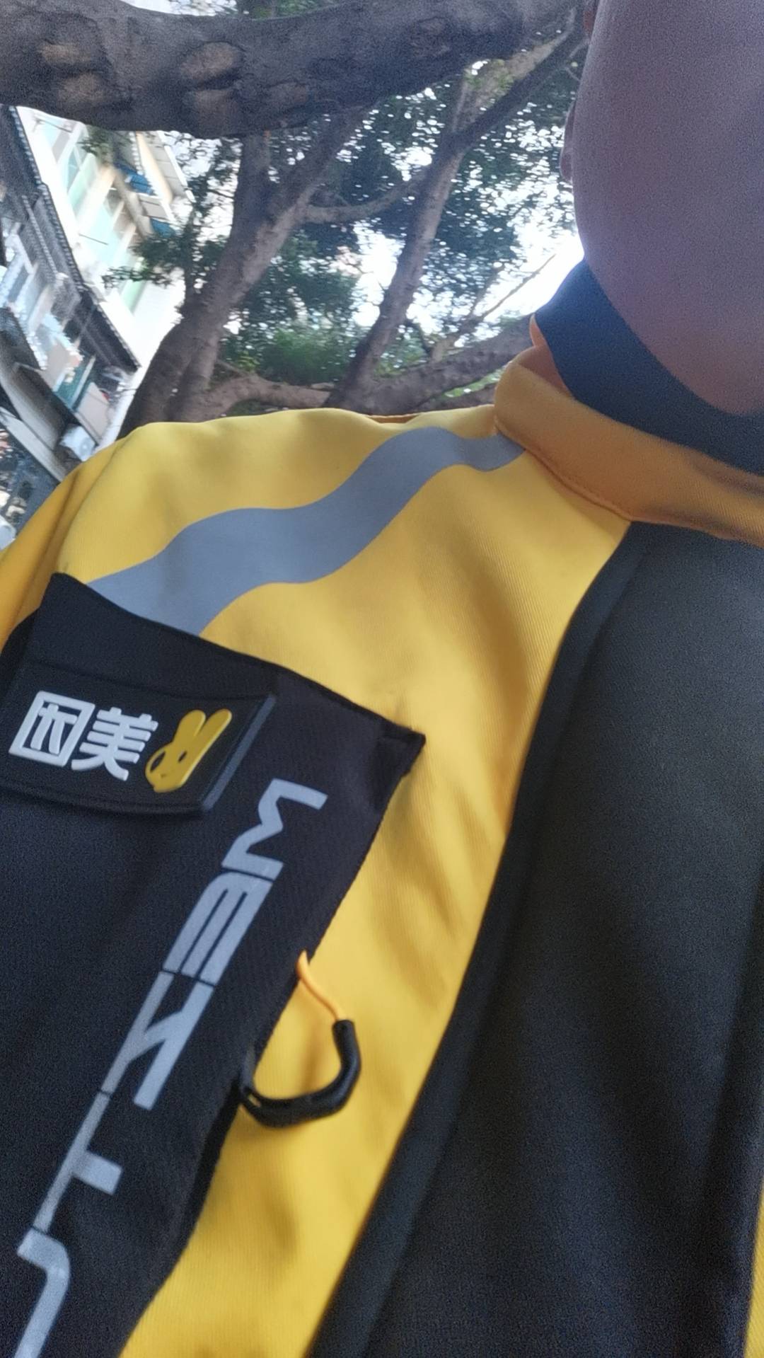 今年过年不如去年，现在羊毛越来越少了，准备去跑外卖了，一天生活成本就几十块钱，虽9 / 作者:卡农首陀罗 / 