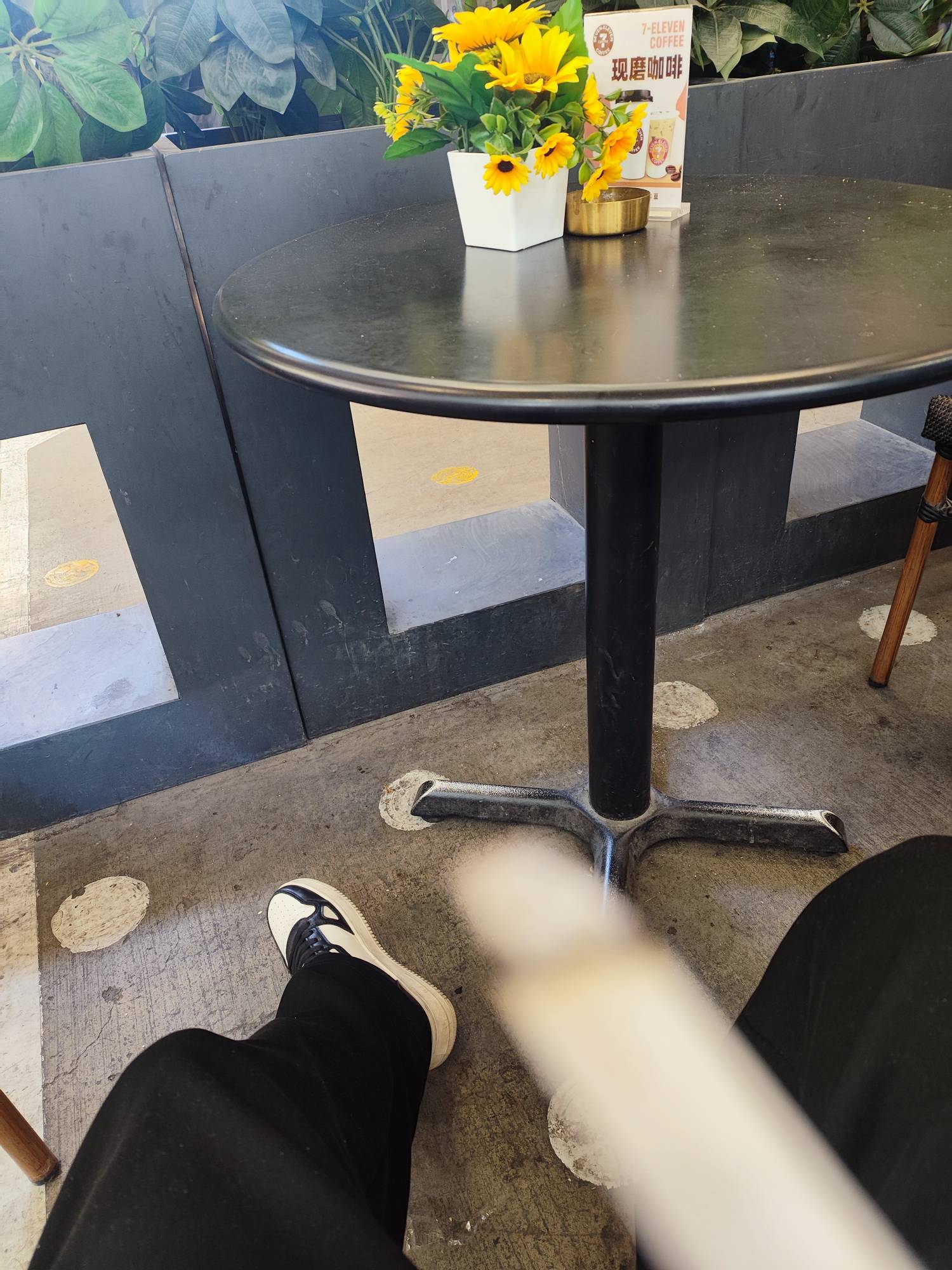 25年初带了一万去苏州挂壁，房租一个月900。现在手上还是一万，要是去年不去外面的话49 / 作者:赵匡一 / 