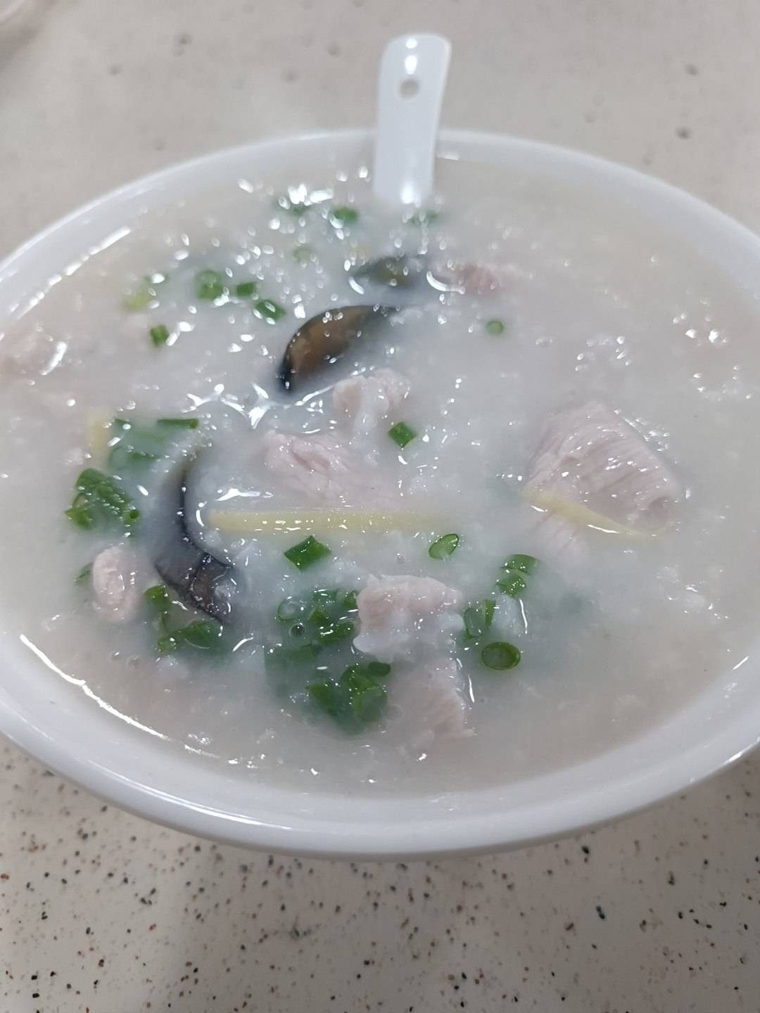 累，终于到东莞虎门了，平时6小时就能到，昨天到今天用了14小时，吃个早餐

69 / 作者:东方神鹰 / 