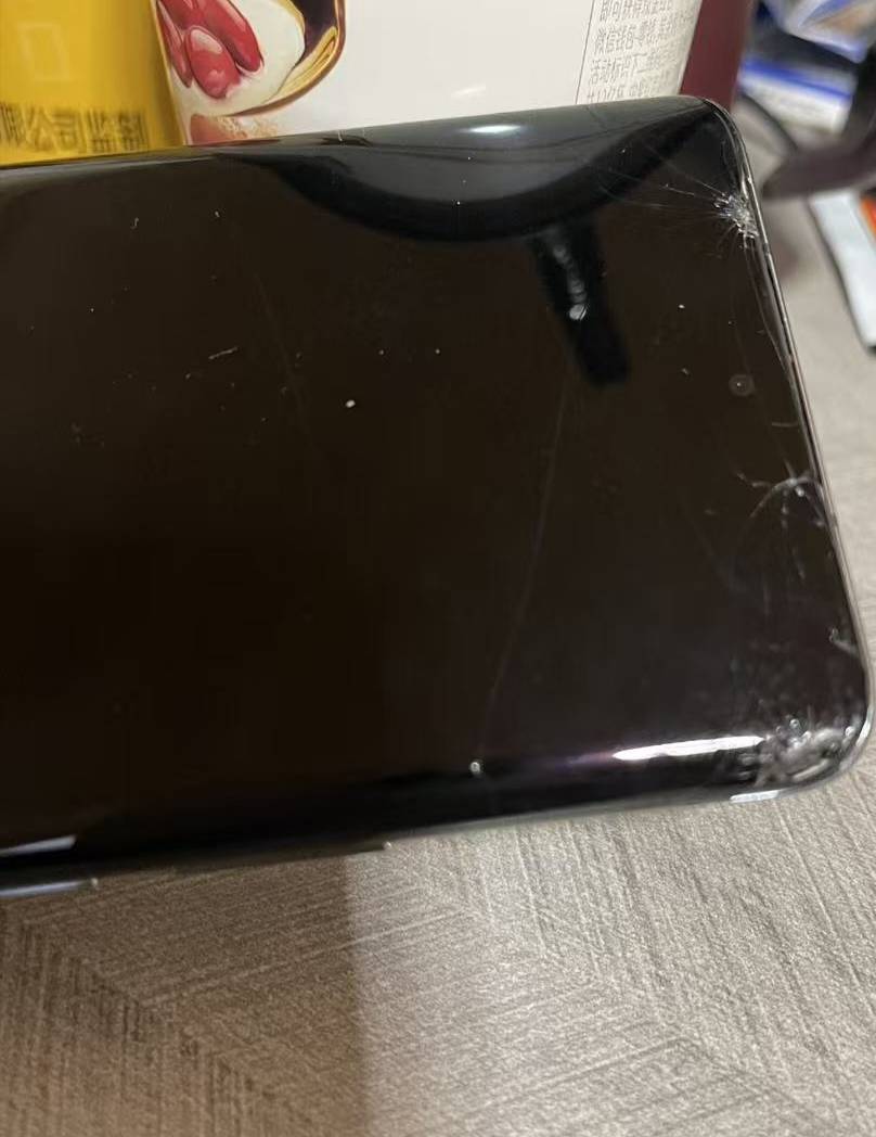 手机摔坏了，要换屏幕吗，老根们这种的换多少钱


11 / 作者:小蚊子123 / 