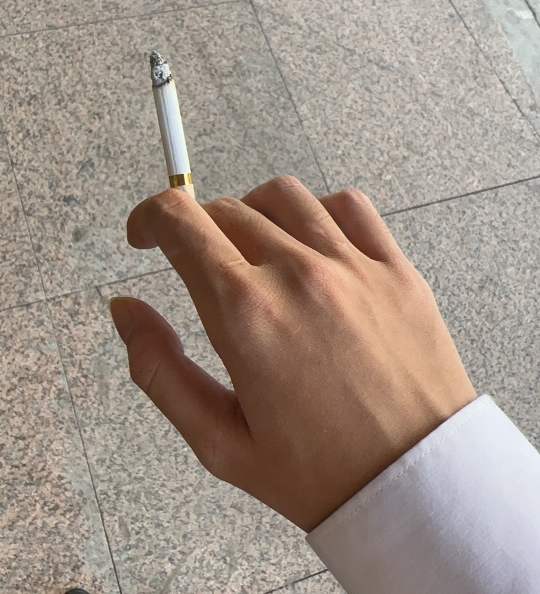 老哥们今天ib又敲锣打鼓了，我再也不信老哥的话了，没润我也要刷！

94 / 作者:小熊咔咔咔 / 