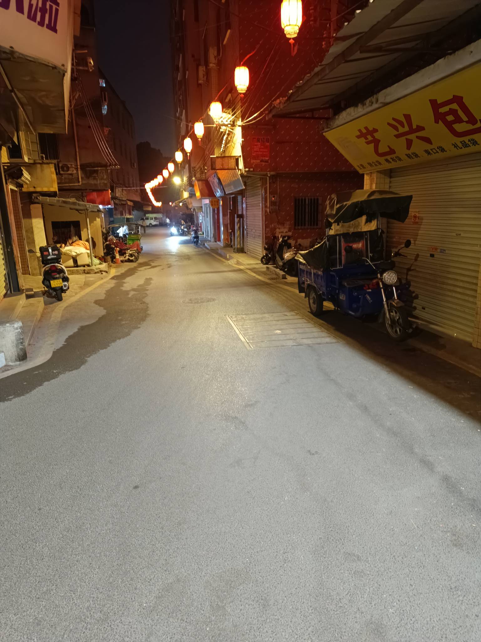 年初九了巷子都没人



76 / 作者:北部湾银行 / 