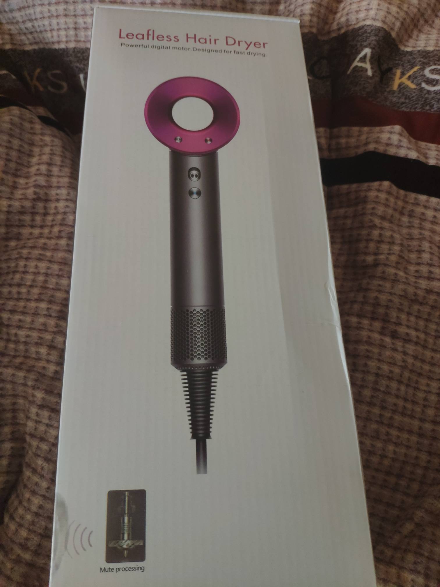 老哥们这是啥吹风机，苟邮给我的，值几毛

36 / 作者:沃德基尔邦硬 / 