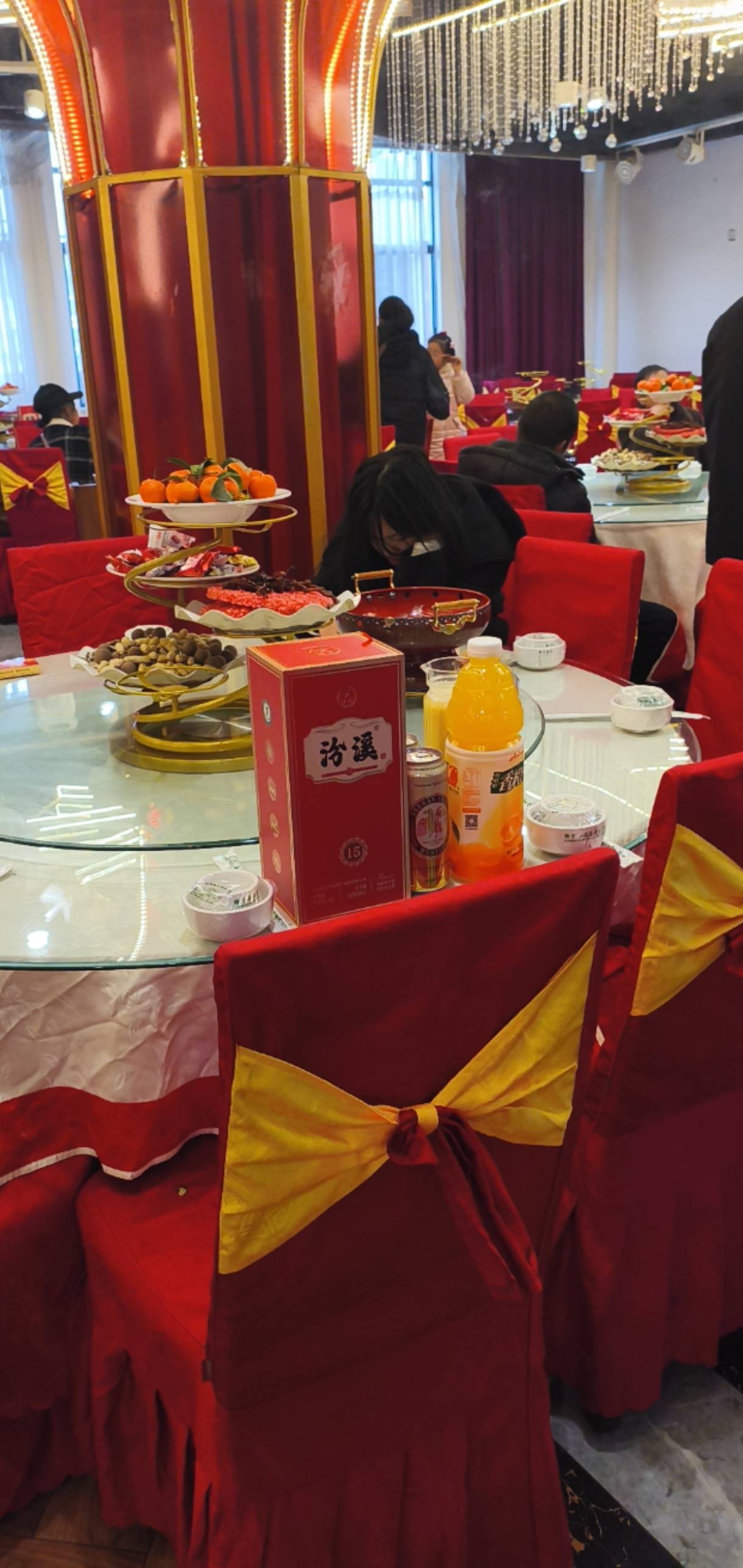 在吃一顿好的，就得坐车出门了

68 / 作者:缘深缘浅缘自薄 / 