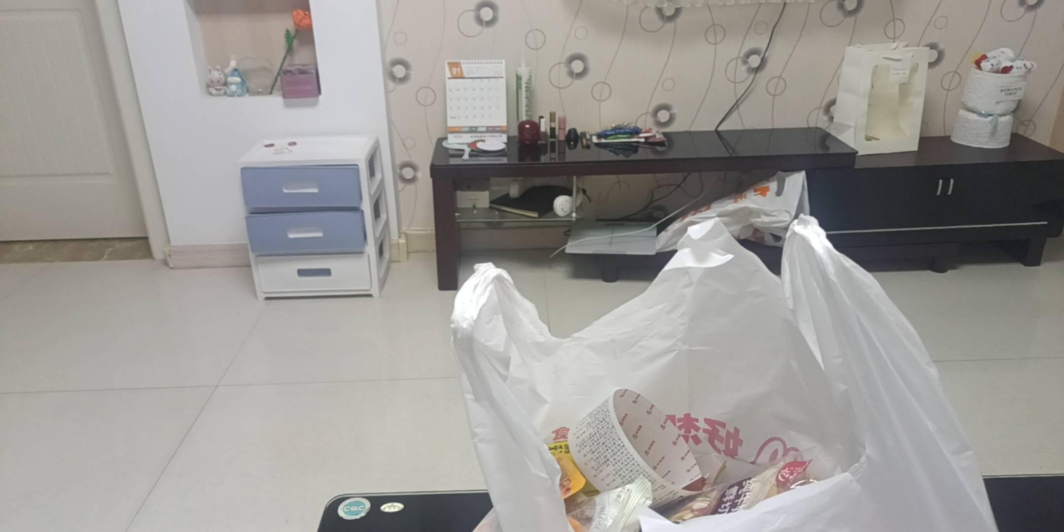 又买了一兜小零食，真的是嘴馋

19 / 作者:顾小贝 / 