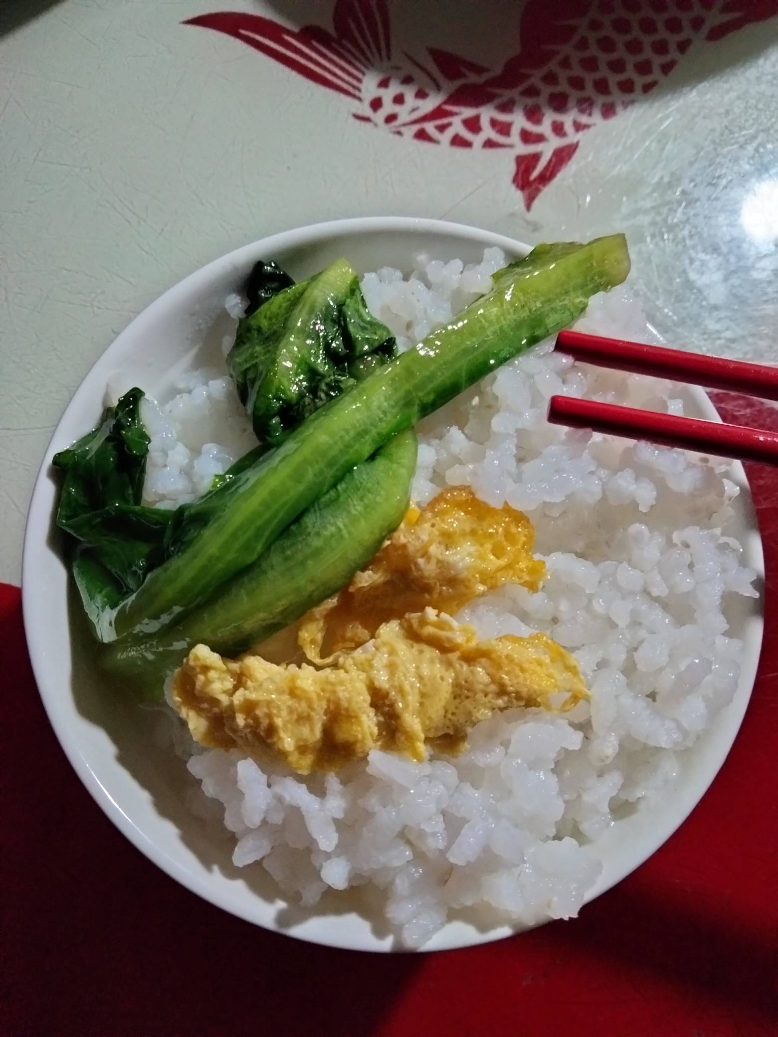 白天三十多度热的冒汗，晚上简简单单炒个油麦菜，再煎几个鸡蛋，撘配稀饭，吃了三碗

80 / 作者:君子之交淡如水 / 