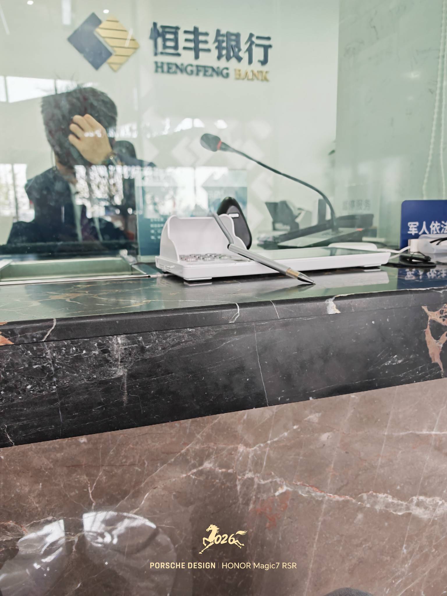 查了一下，名下有120多张卡，问我开那么多卡干嘛，我说跟你有什么关系南没有继续问了
1 / 作者:普宁特邀演员达濠 / 