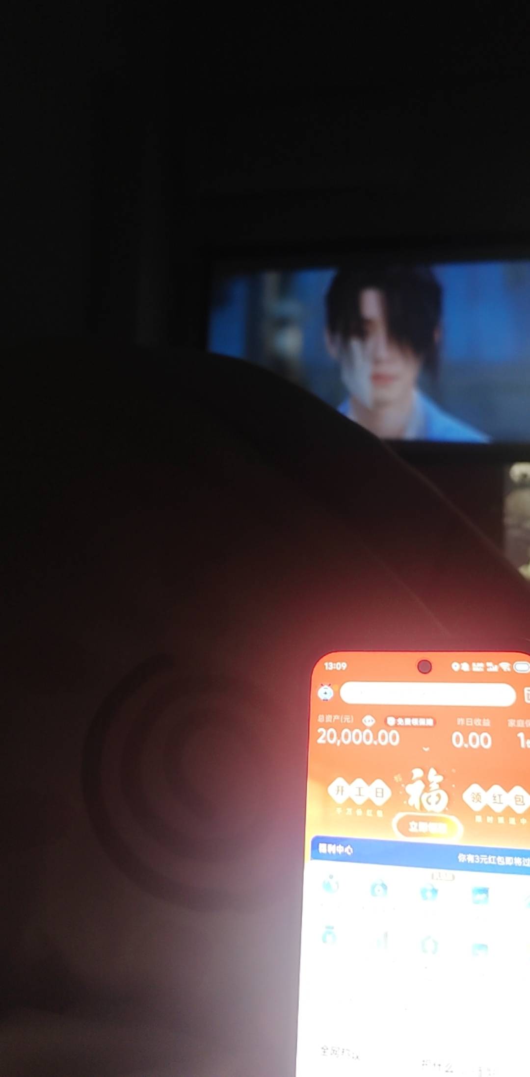 现在还不进厂的都是还有实力，但凡卡里剩10块钱就去找活干了

75 / 作者:挂比了救我鸭 / 