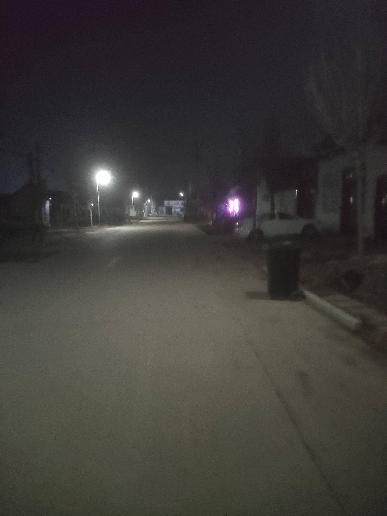 农村没有夜生活啊，八点就没人了

72 / 作者:锄禾-日-当午 / 