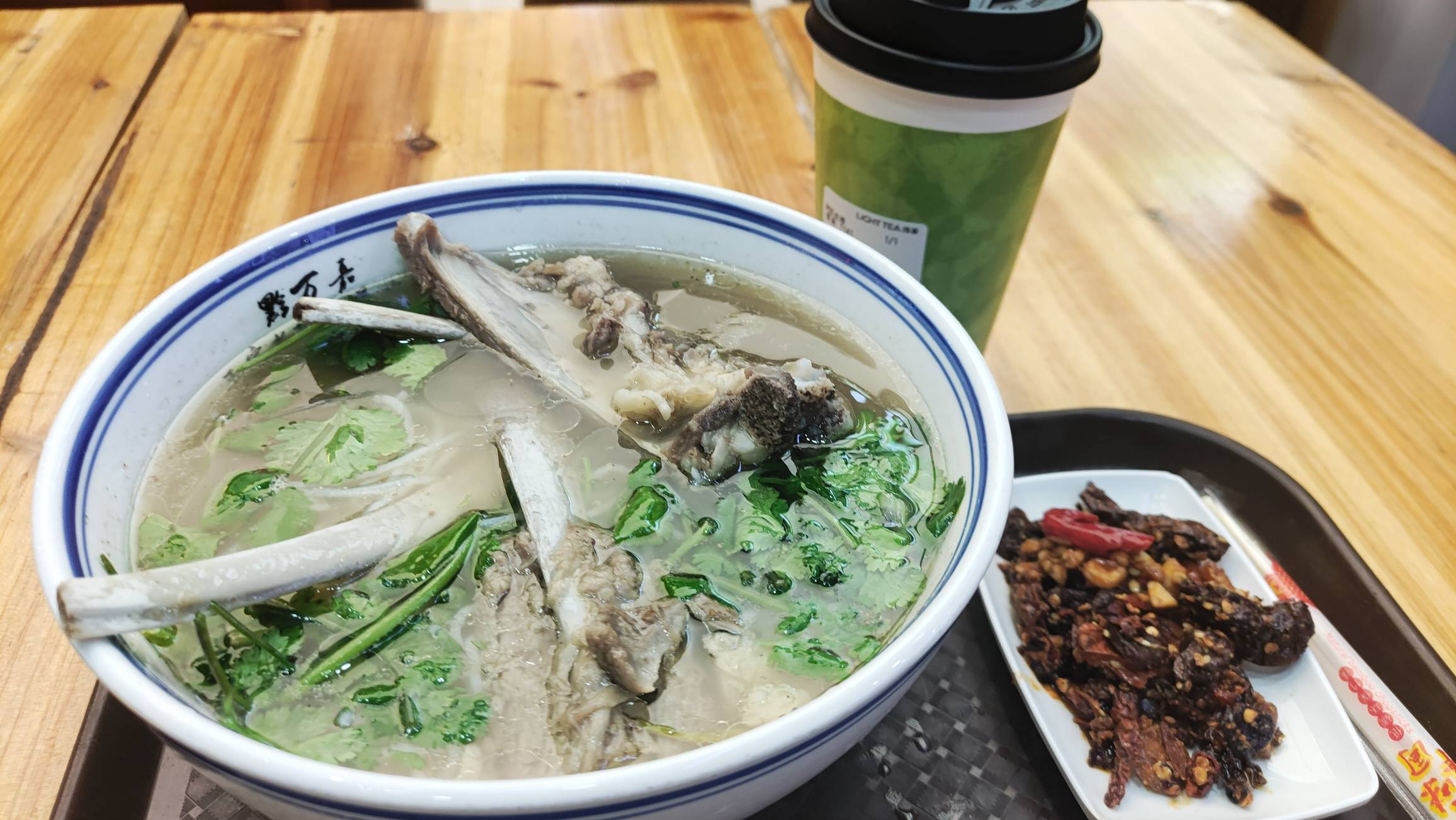 又是饿醒的一天，嘈，

32 / 作者:一世风华11 / 