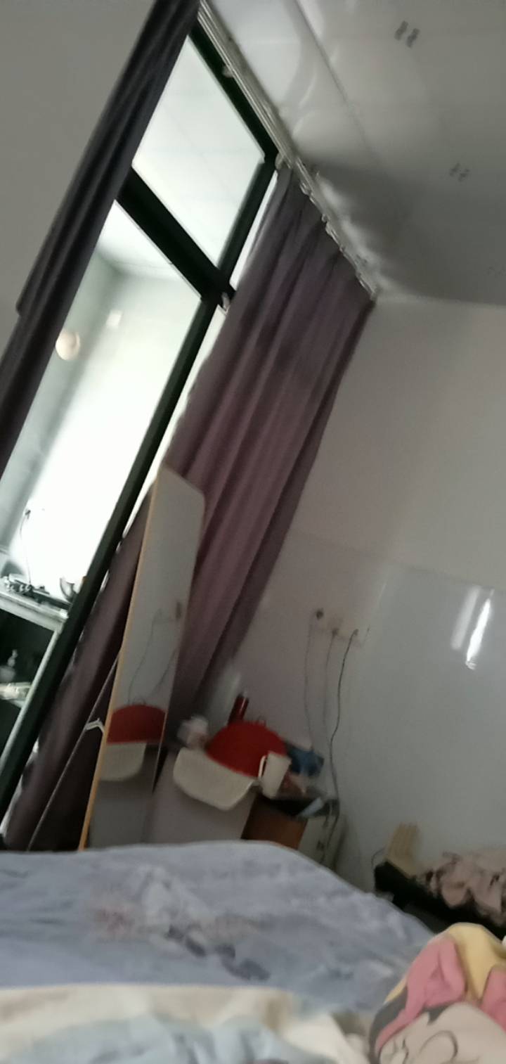 广东三四百一个月的房，小强多不多大不大
78 / 作者:你家徐大爷 / 