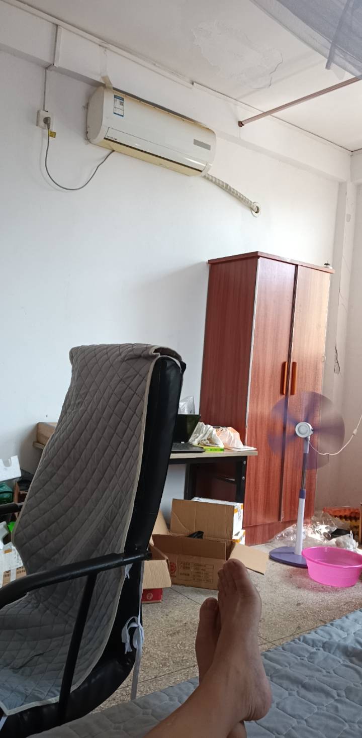 广东三四百一个月的房，小强多不多大不大
13 / 作者:爱琴海岸的哥 / 