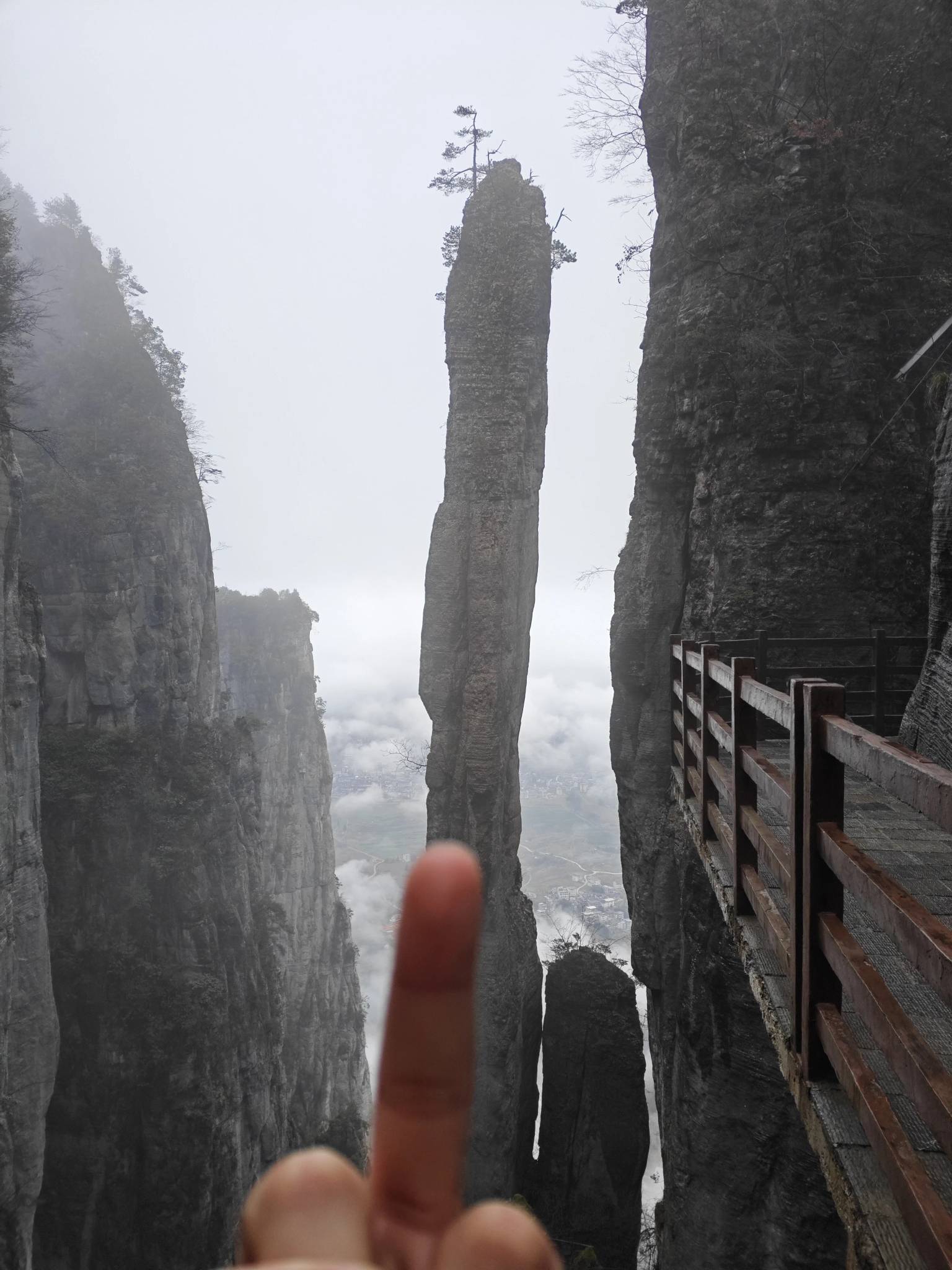 是不是被侮辱了


56 / 作者:狗蛋大兵 / 