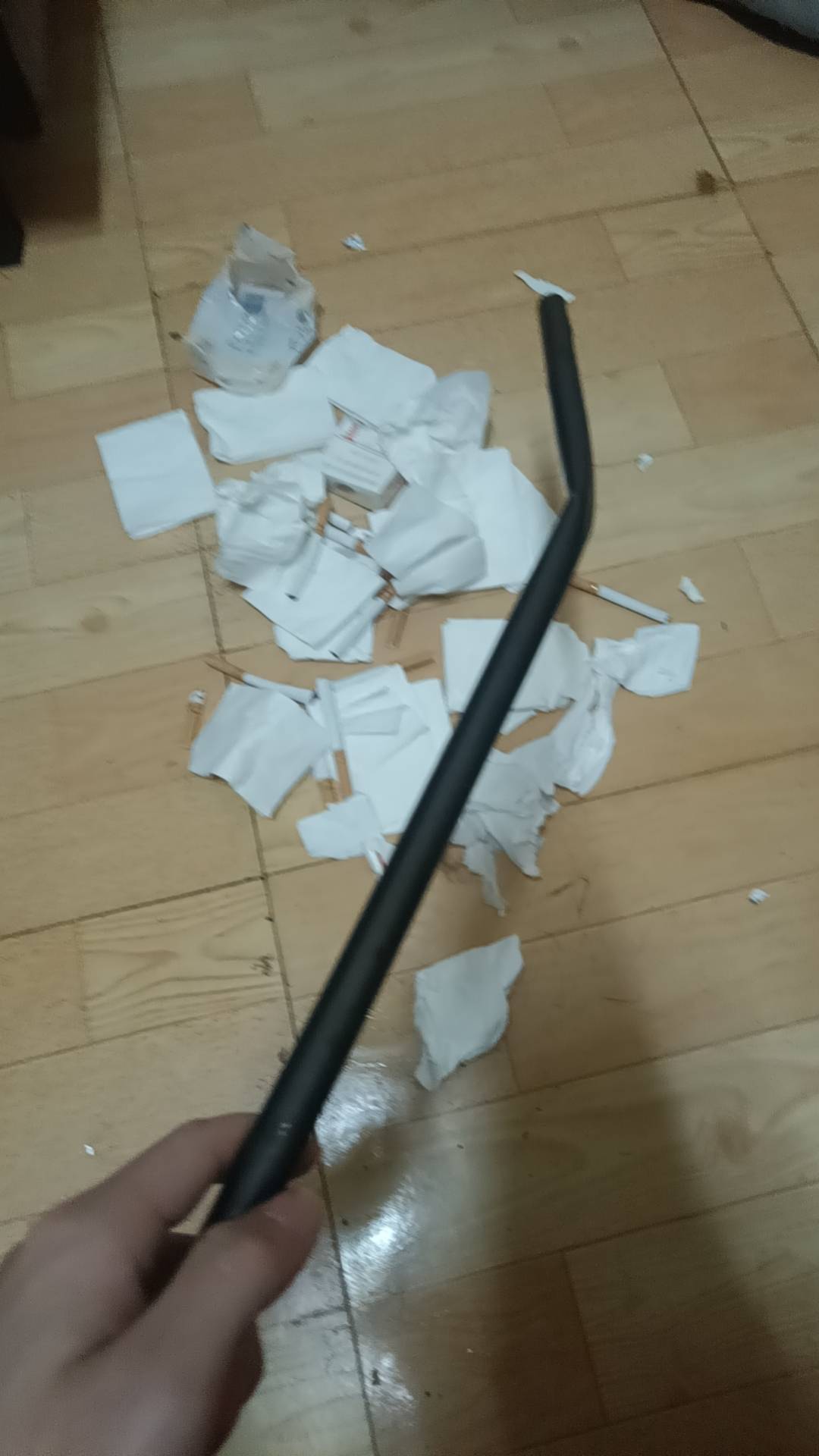 这条狗花100块钱买的，养了有三个月了，现在长到30多斤了，天天拆家，打了十几次都没34 / 作者:可以的xx / 