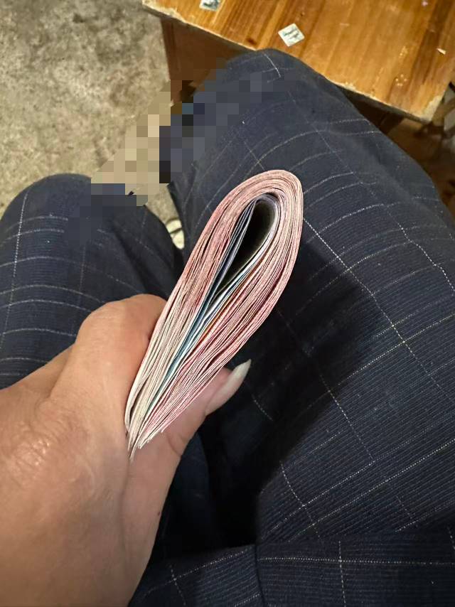 老哥们，我是俗人，只爱带现金，我真俗


95 / 作者:陪您去看海 / 